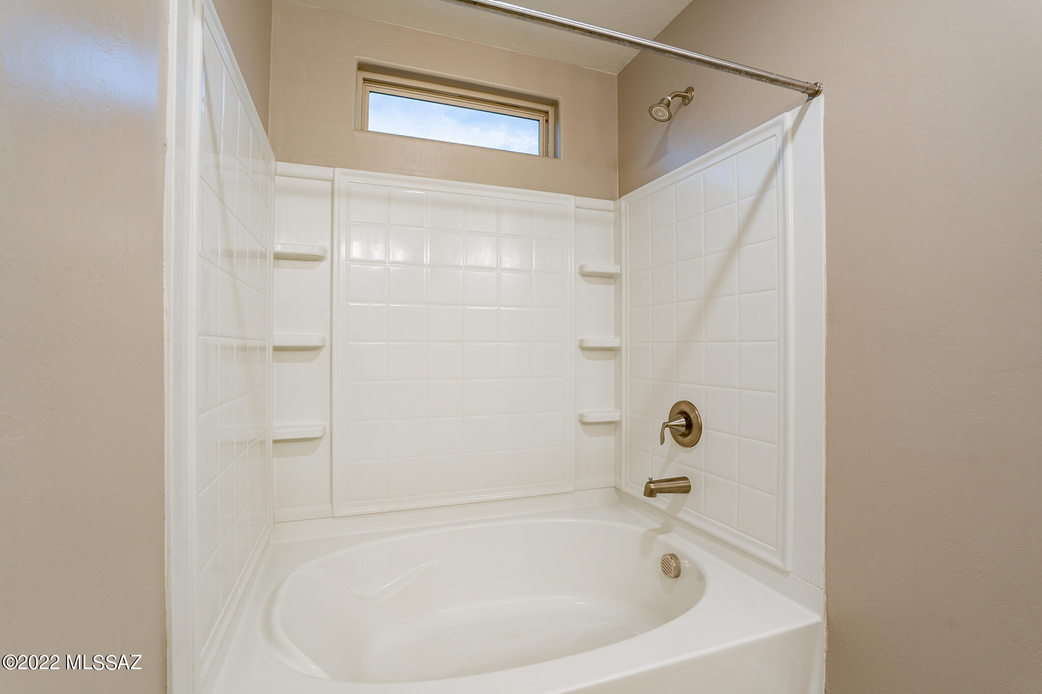 Vista Del Lago Norte SQ20140780198 - Residential