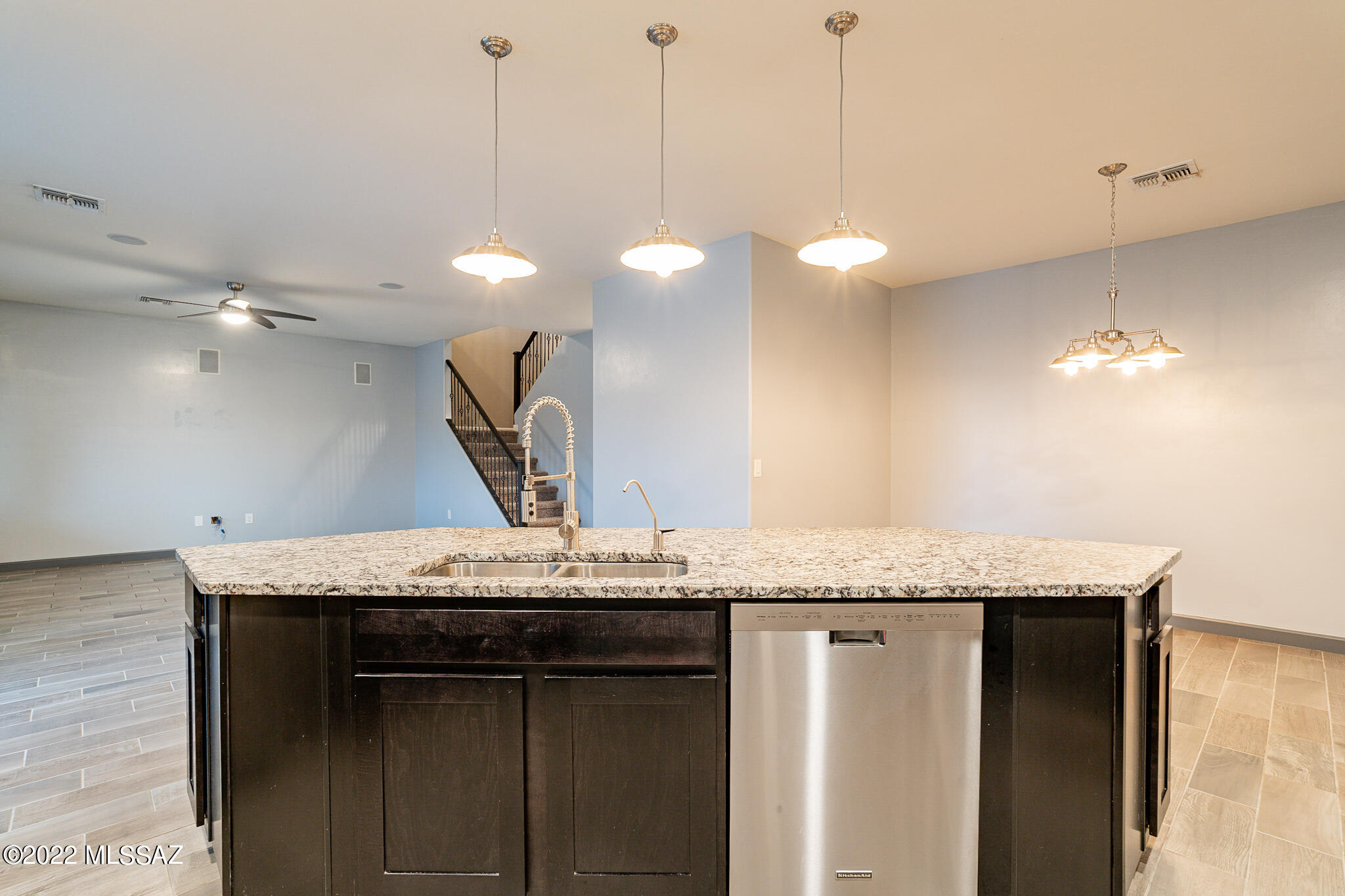 Vista Del Lago Norte SQ20140780198 - Residential