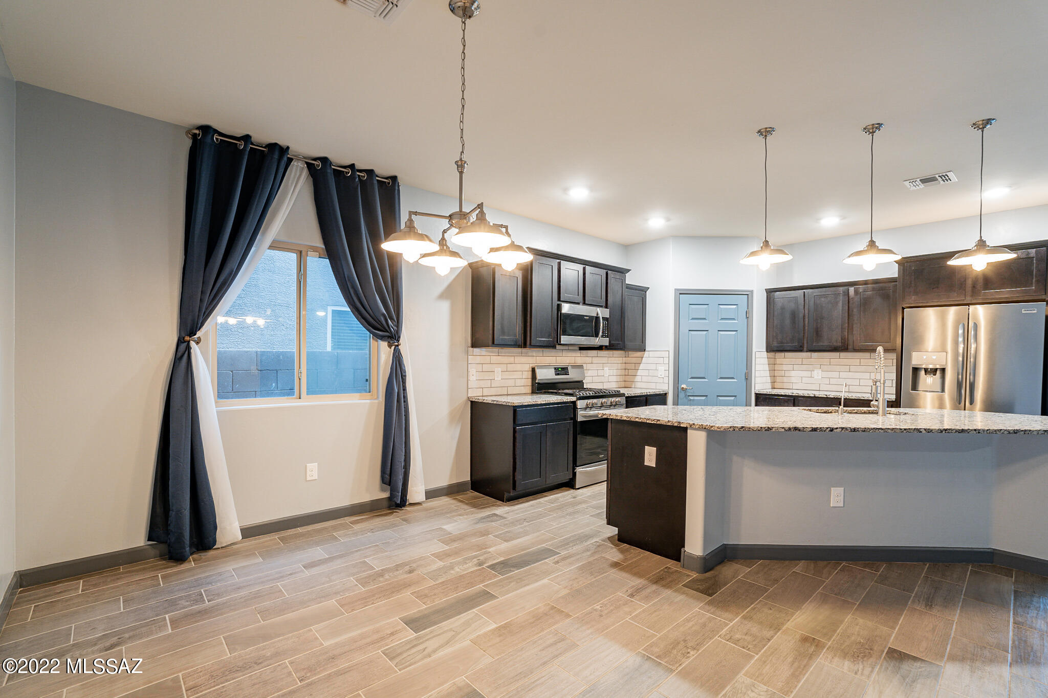 Vista Del Lago Norte SQ20140780198 - Residential