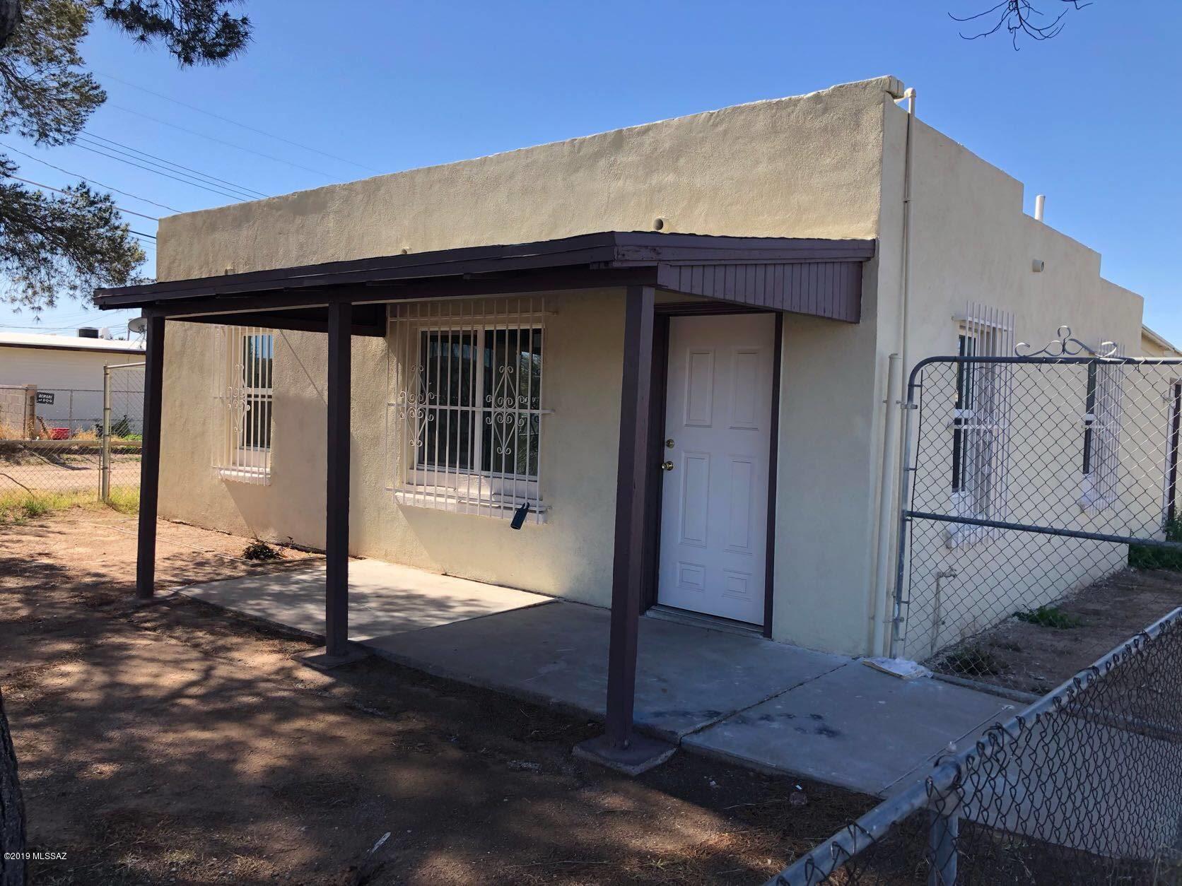 Priced to sell, perfect first time home buyer or investor, 3 bd/1.5 ba with very very large lot!  This home needs your finishing touches.  Come by today and see if this is the right home or project for you. Buyer to confirm, R-1 lots with over 10K square feet are permitted to have a second unit.  Excellent income opportunity!