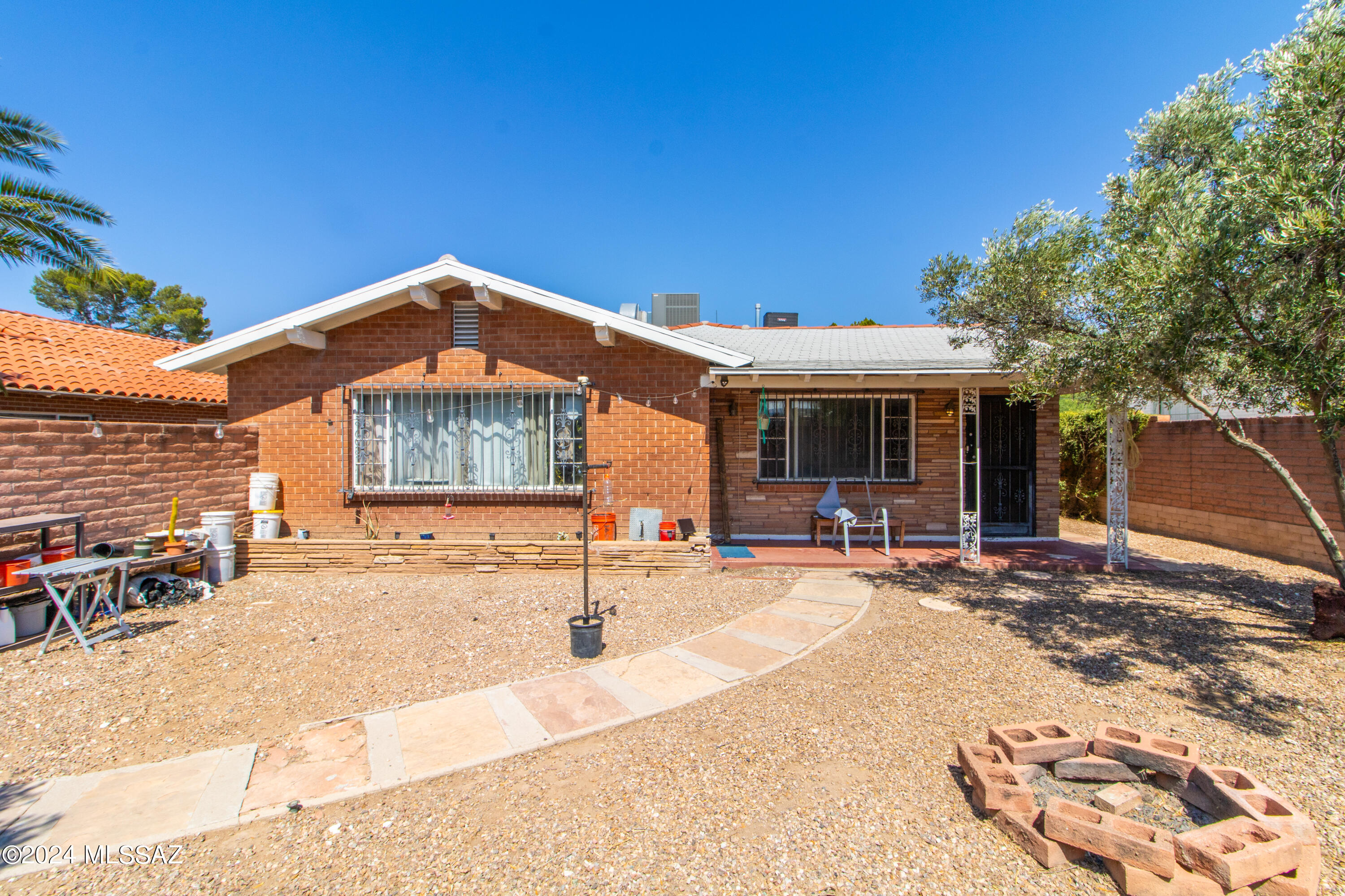 Great location near the University of Arizona, simply walk across Speedway to campus! 2 Bedroom/1 Bathroom, spacious open floor plans with large bedrooms and includes garage. Separate laundry area on a large lot that sets back from the road is completed privatized by a block wall. Nice private courtyard entrance. Call to schedule a showing today! Available 6/1/2024