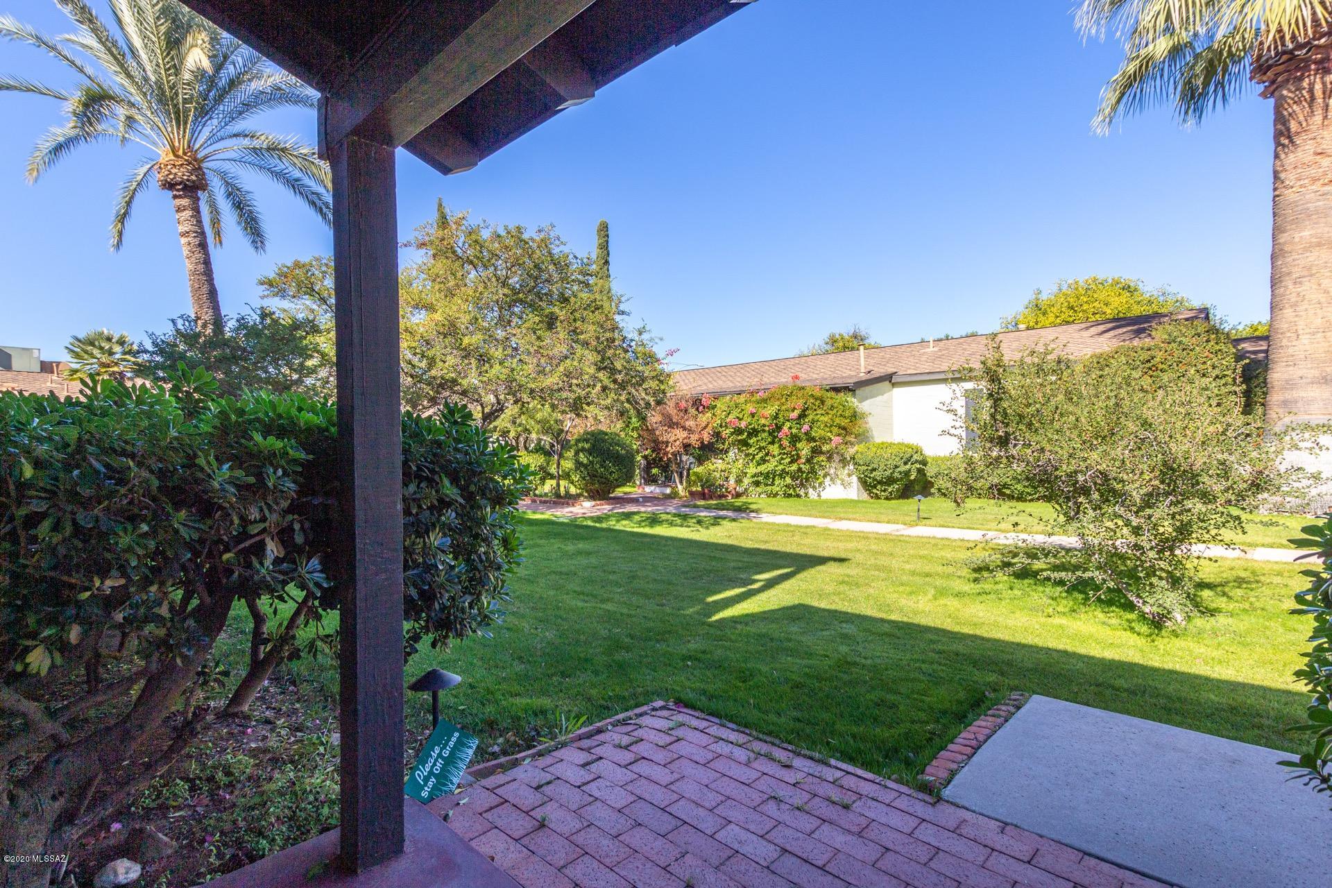 El Encanto Apartments - Residential