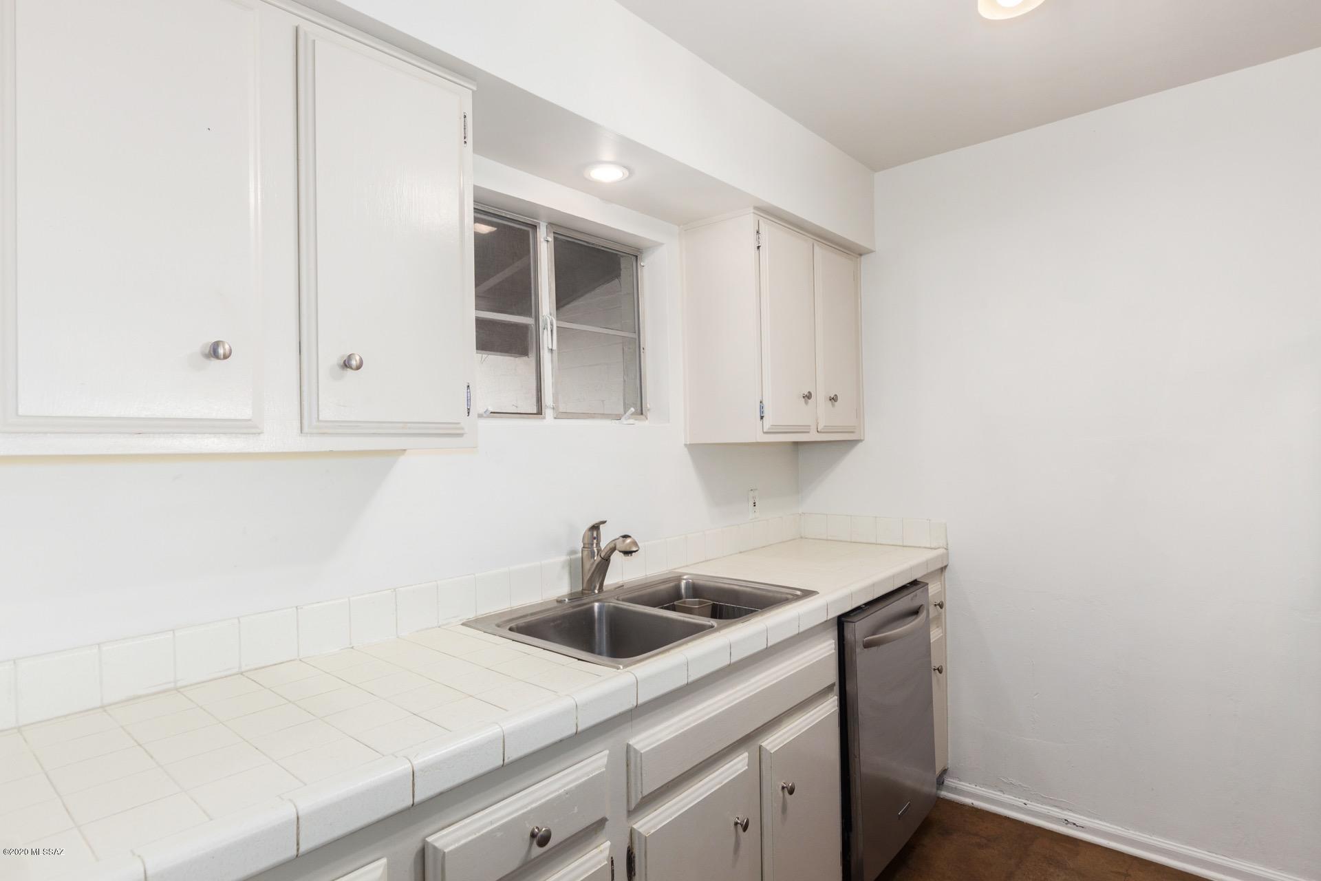 El Encanto Apartments - Residential