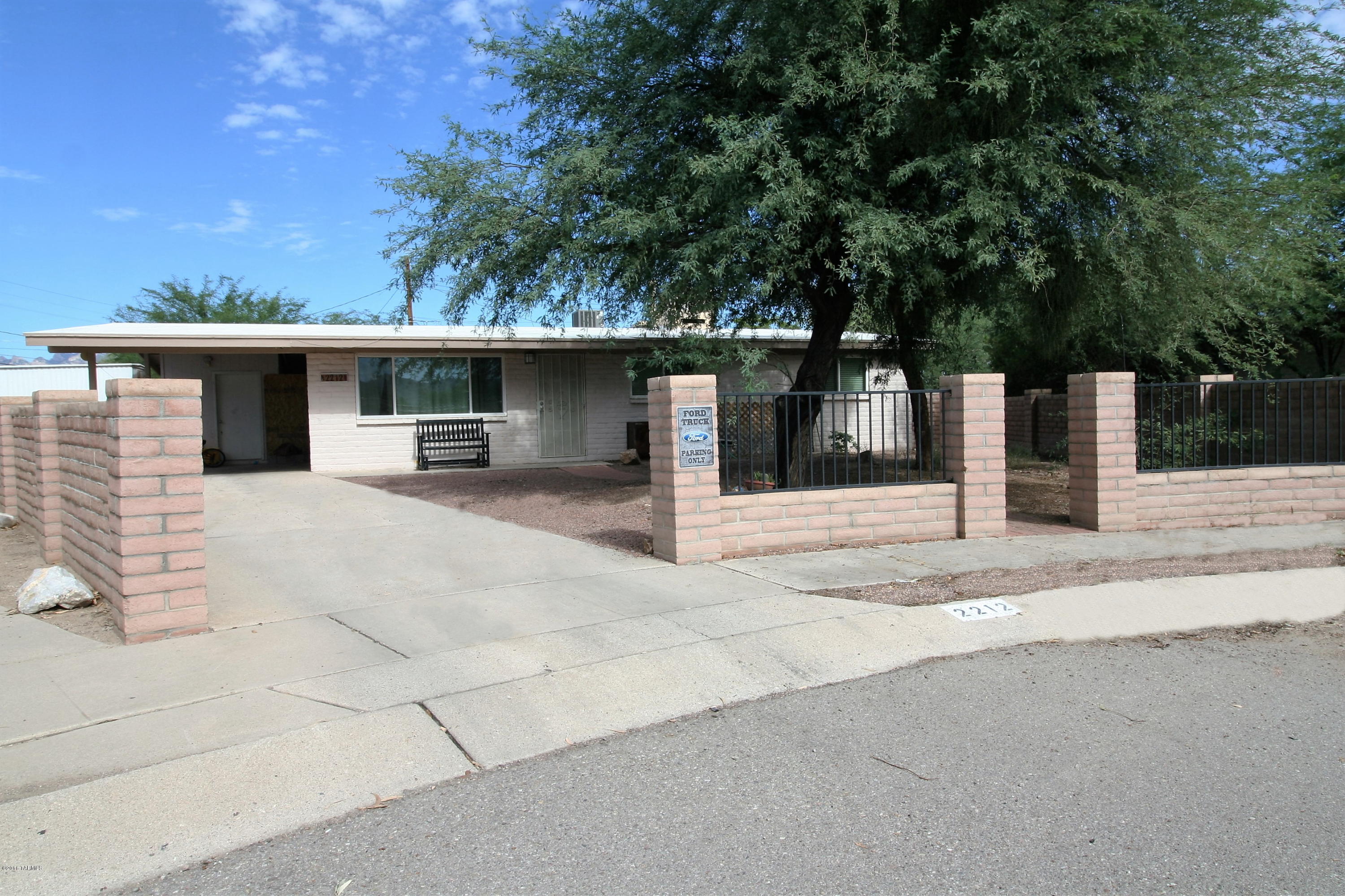 Super affordable home on a large lot with no HOA! Seller willing to contribute towards closing costs with the right offer!  Nice Cabinets, Counter Tops, Pantry,  Large Tile, Ceiling Fans, Lighting, Window Treatments, Front yard Landscaping, This home has  both AC and evaporative cooling as well as newer double pane windows to increase the efficiency of the heating and cooling.The backyard is spacious and has a double gate back entry to park the toys! Carport for shaded parking and a utility closet for laundry and storage! Cul de Sac Lot offers low traffic and privacy. You will be proud to have this as your new home!