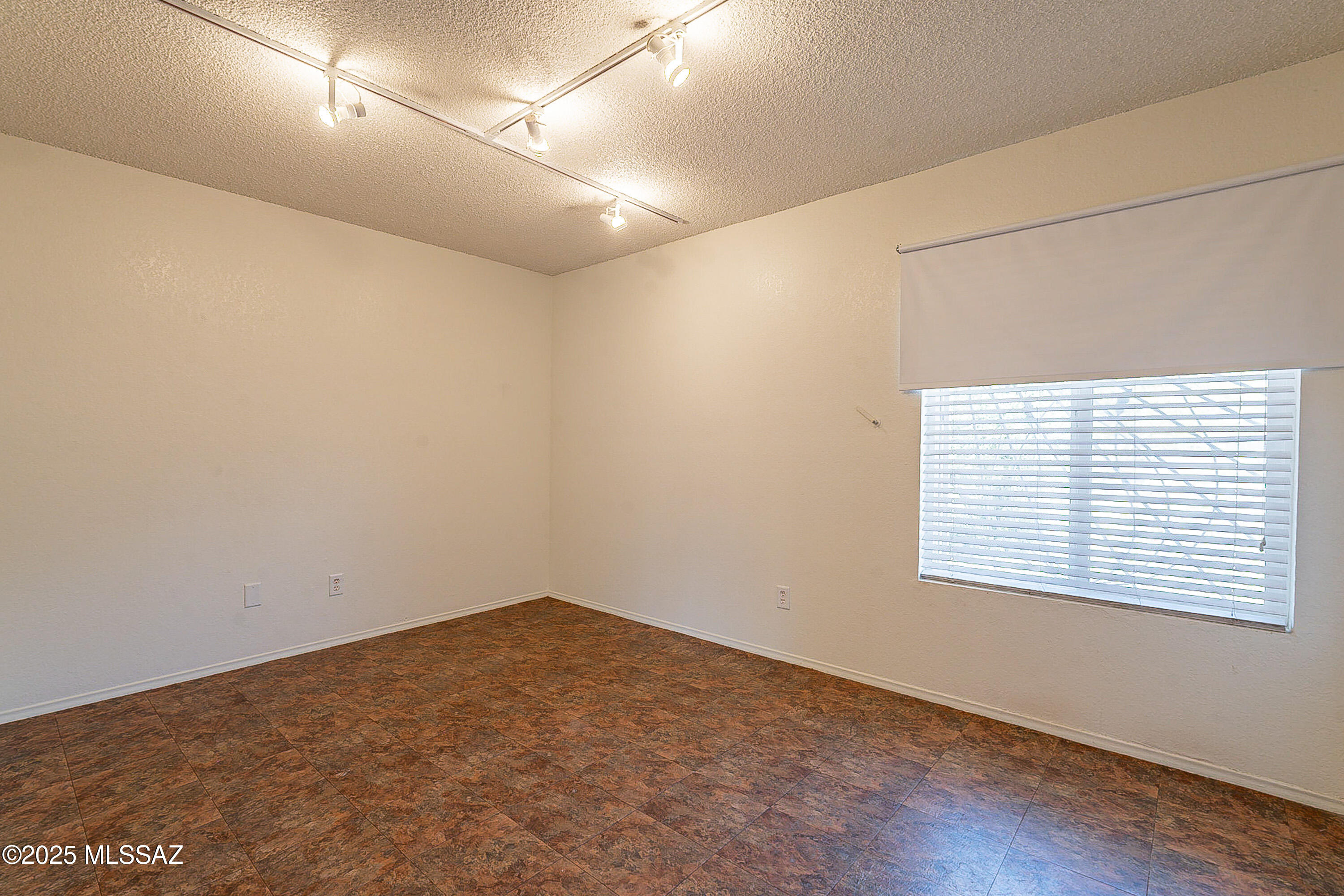 Quail Hollow (1-18) - Residential
