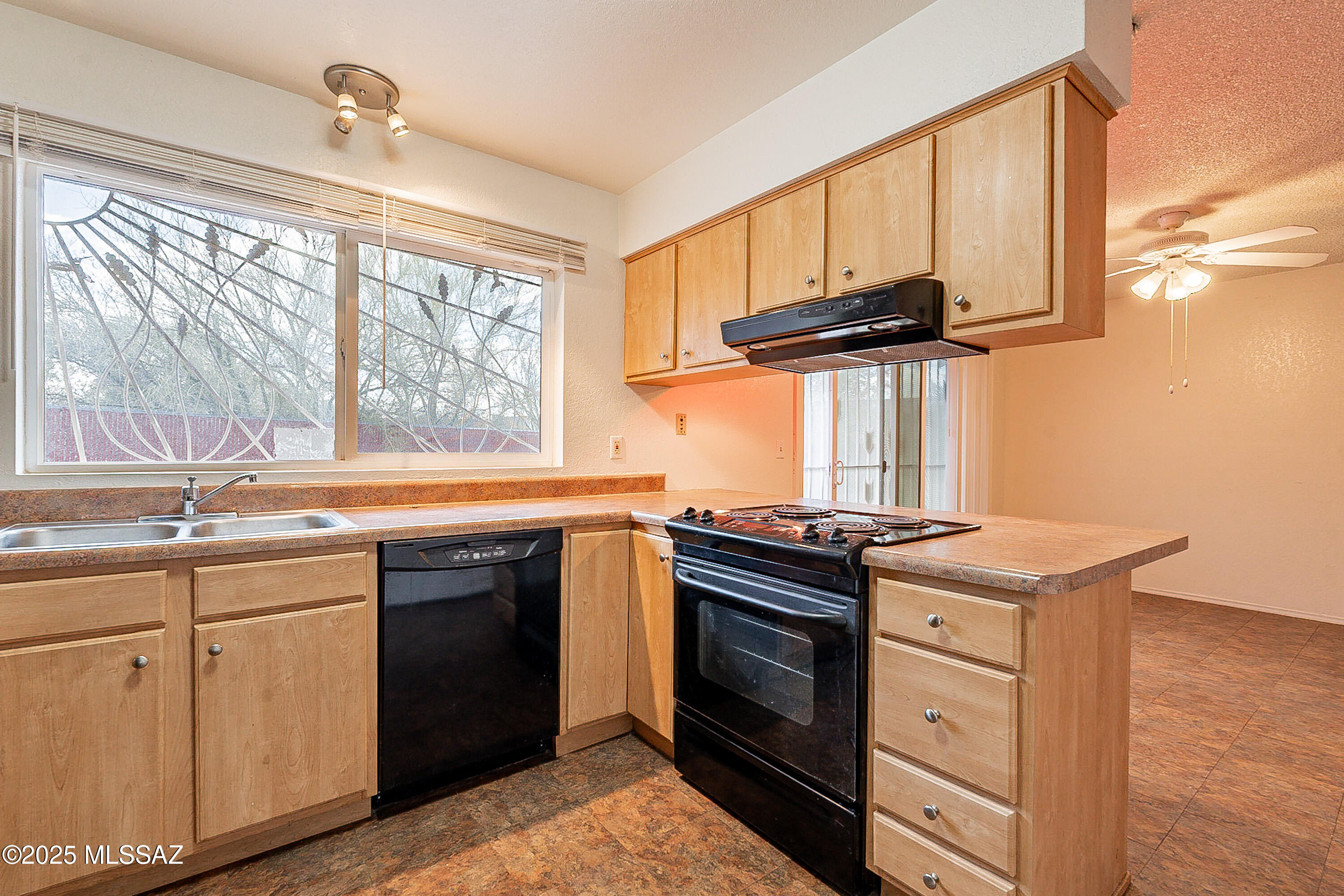 Quail Hollow (1-18) - Residential