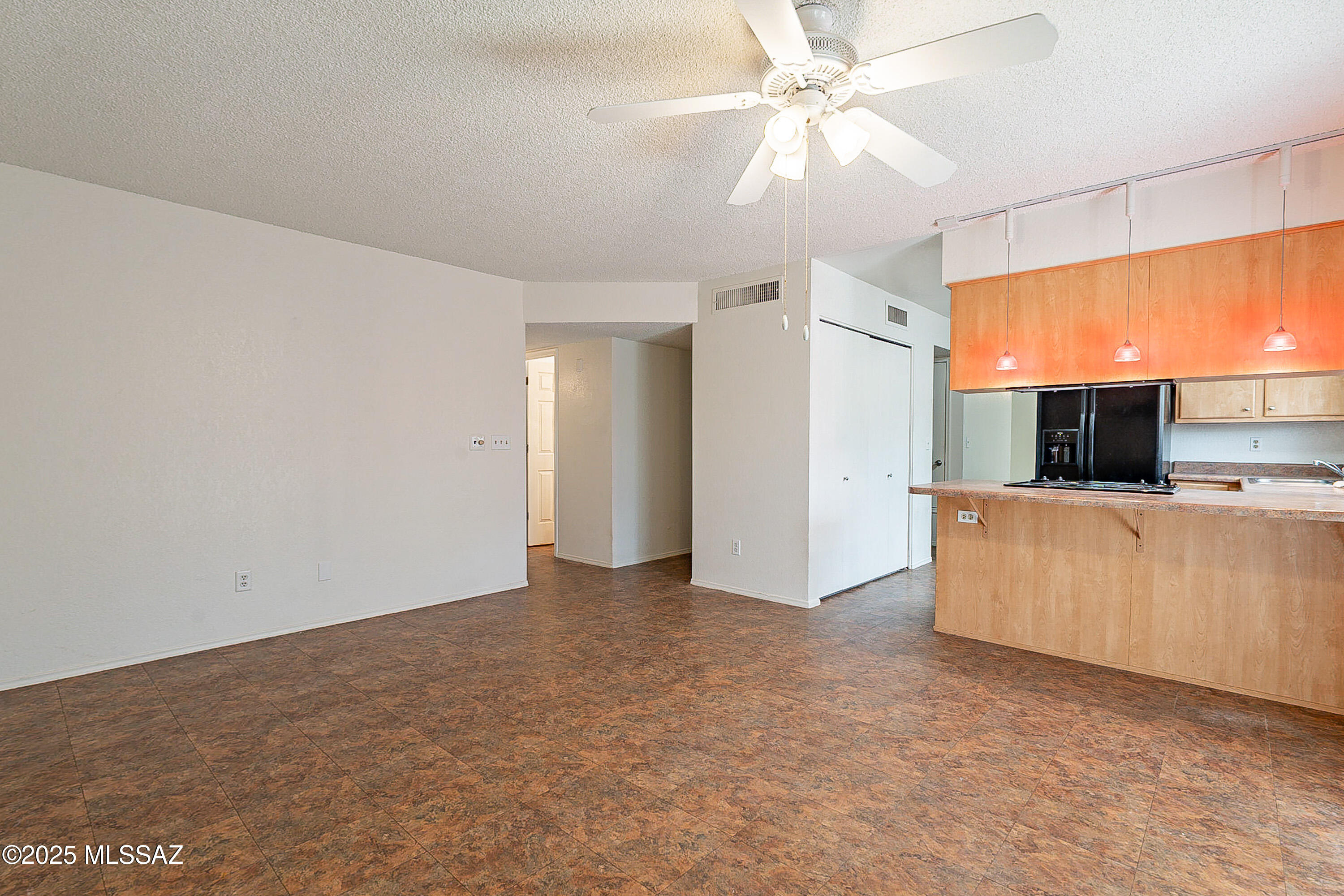 Quail Hollow (1-18) - Residential