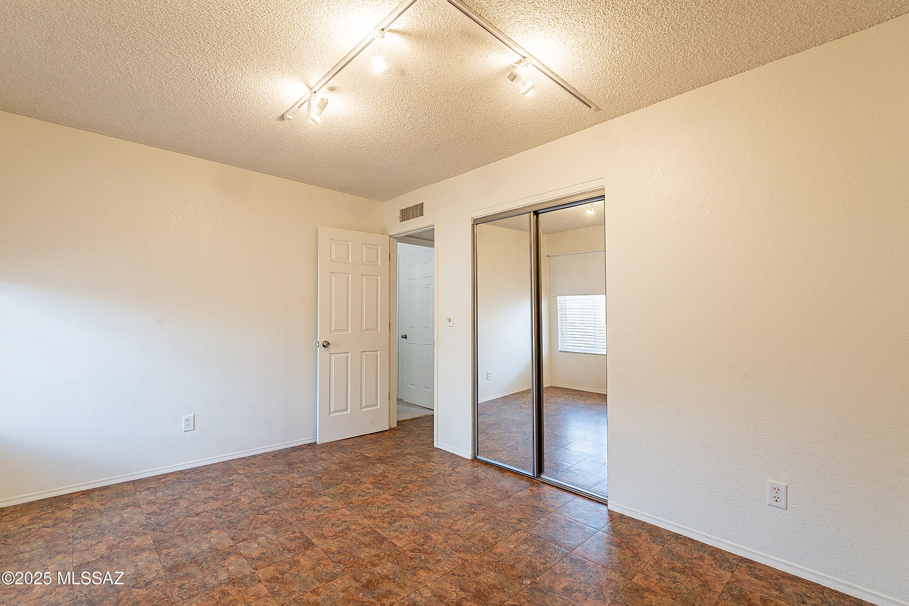 Quail Hollow (1-18) - Residential