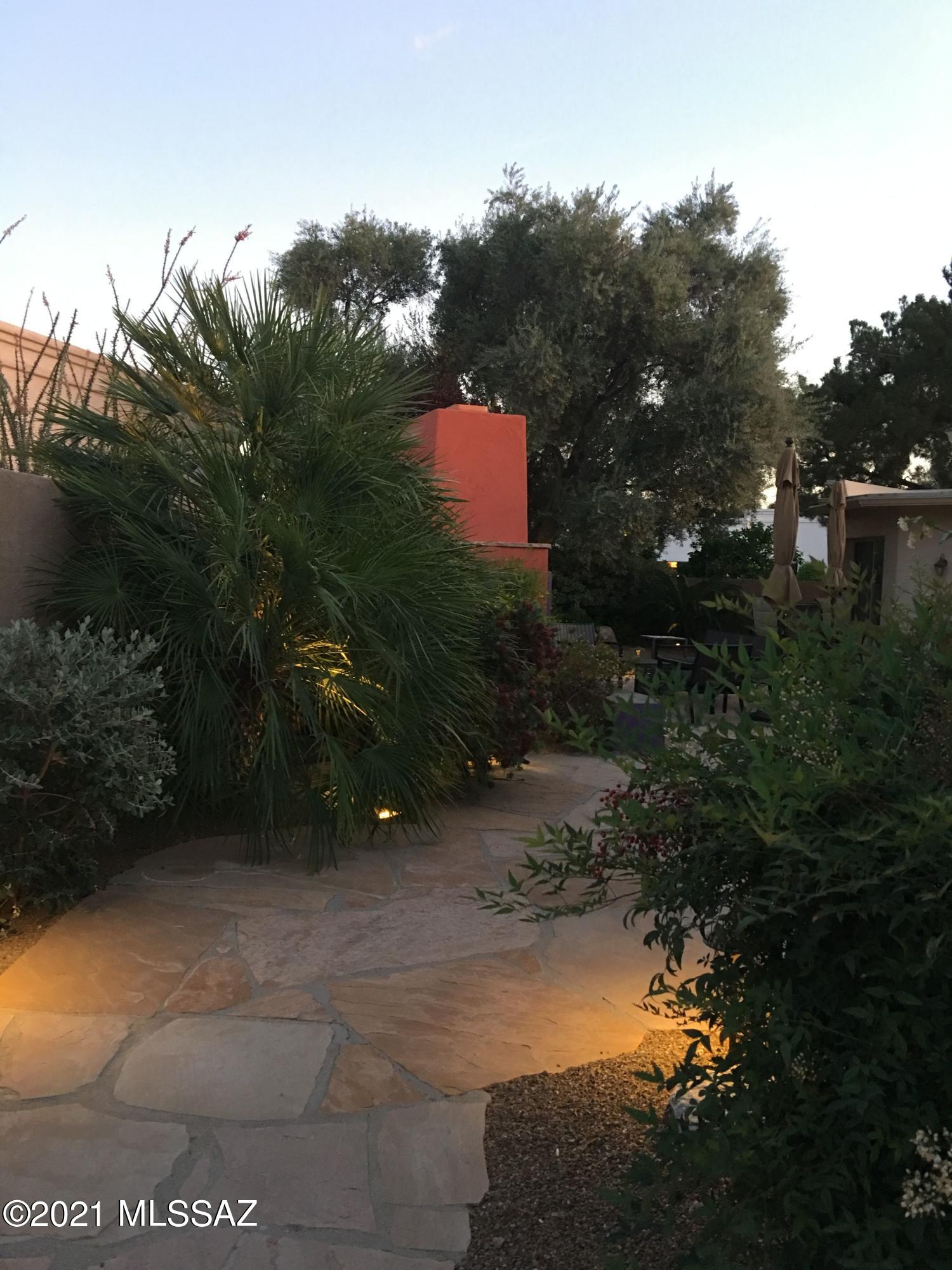 Casas Del Oro Norte (89-130) - Residential