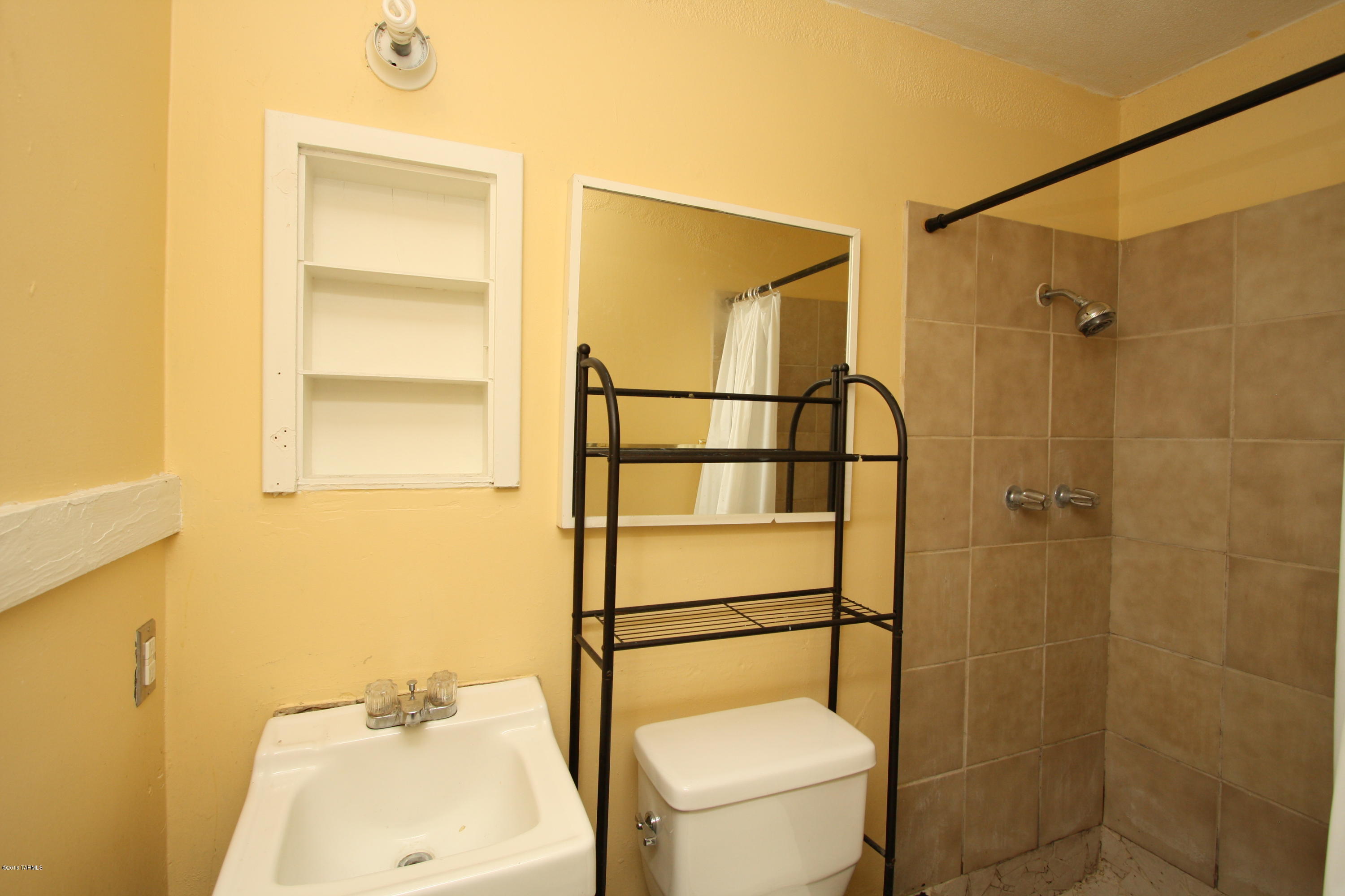 Rieckers Addition - Residential Lease