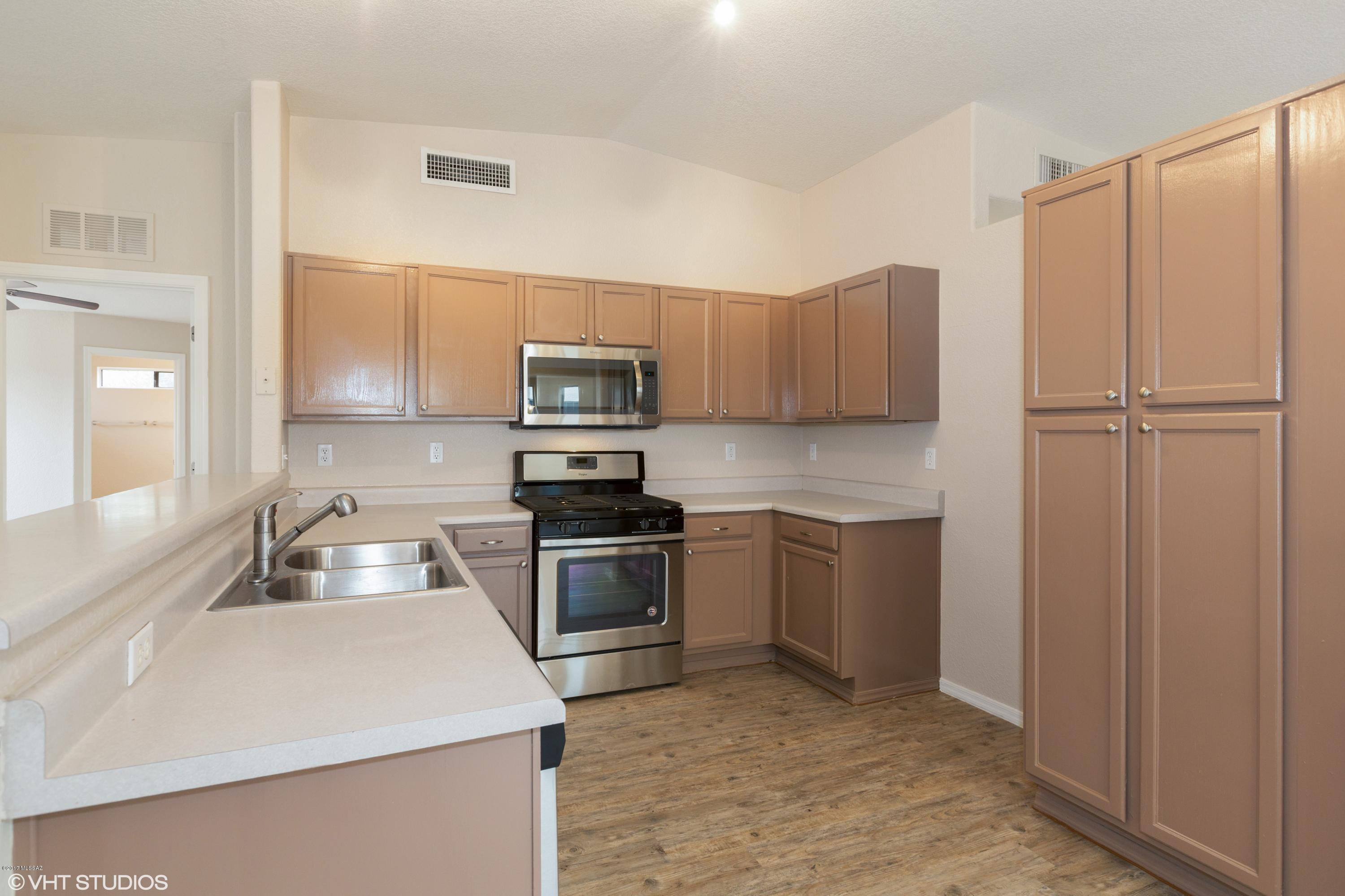 Oakmore At Midvale (66-90,114-120,129-134,151-198) - Residential