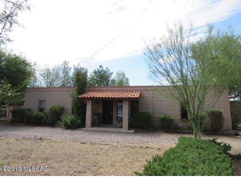 Nice single story home on a large lot. Property features a great layout including 3 bedrooms, 2 baths, a cozy
kitchen that opens to a dining area and spacious living room. The property could use some updating but has
great potential.