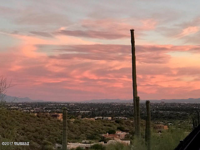 BREATHTAKING VIEWS FROM THIS SPACIOUS 2 BEDROOM +DEN, AZ ROOM (OFF KITCHEN), 2BATHS, 2161 Sqft TOWNHOUSE. KITCHEN FEATURES GORGEOUS GRANITE COUNTERTOPS, UPGRADED CABINETS AND APPLIANCES. GREAT ROOM HAS COZY BEEHIVE FIREPLACE.NEW HVAC AND ROOF COATING AS WELL AS SKYLIGHTS. 
FAIRFIELD COMMUNITY FEATURES TWO SWIMMING POOLS, TENNIS COURT AND A CLUBHOUSE. *ALL FURNITURE AND APPLIANCES ARE AVAILABLE FOR SALE. ***RANGE PRICING $455,000-$465,000 depending on terms, etc.