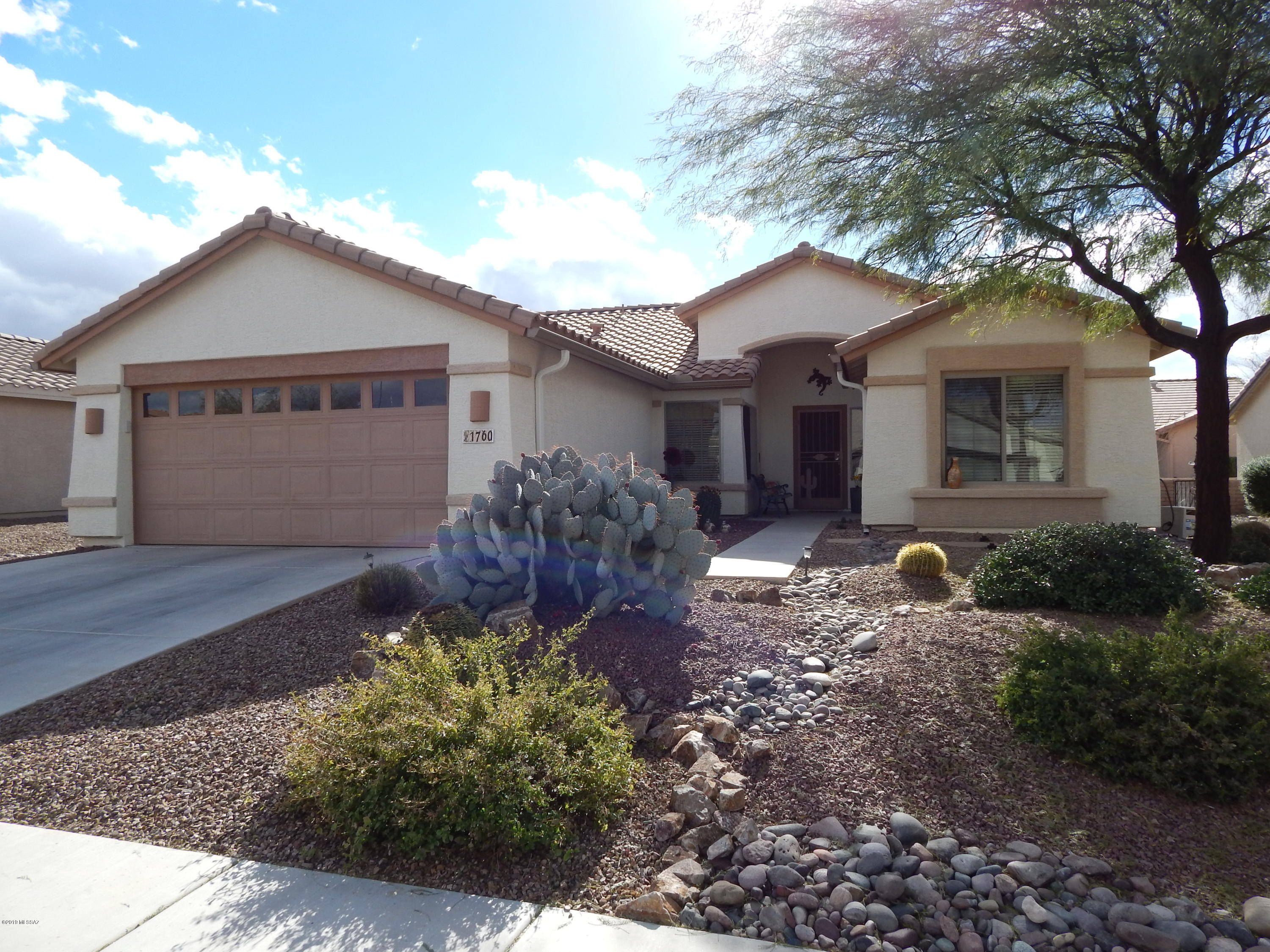 Fully furnished Oakmont. Long vacation rental history.  Maintained meticulously. Quiet street. New roof.
