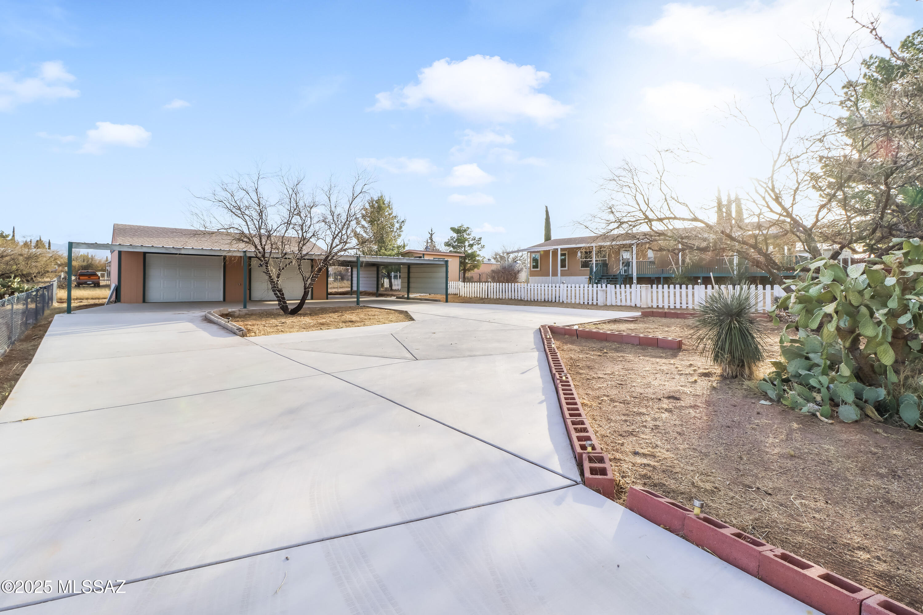 Mescal Lakes - Residential