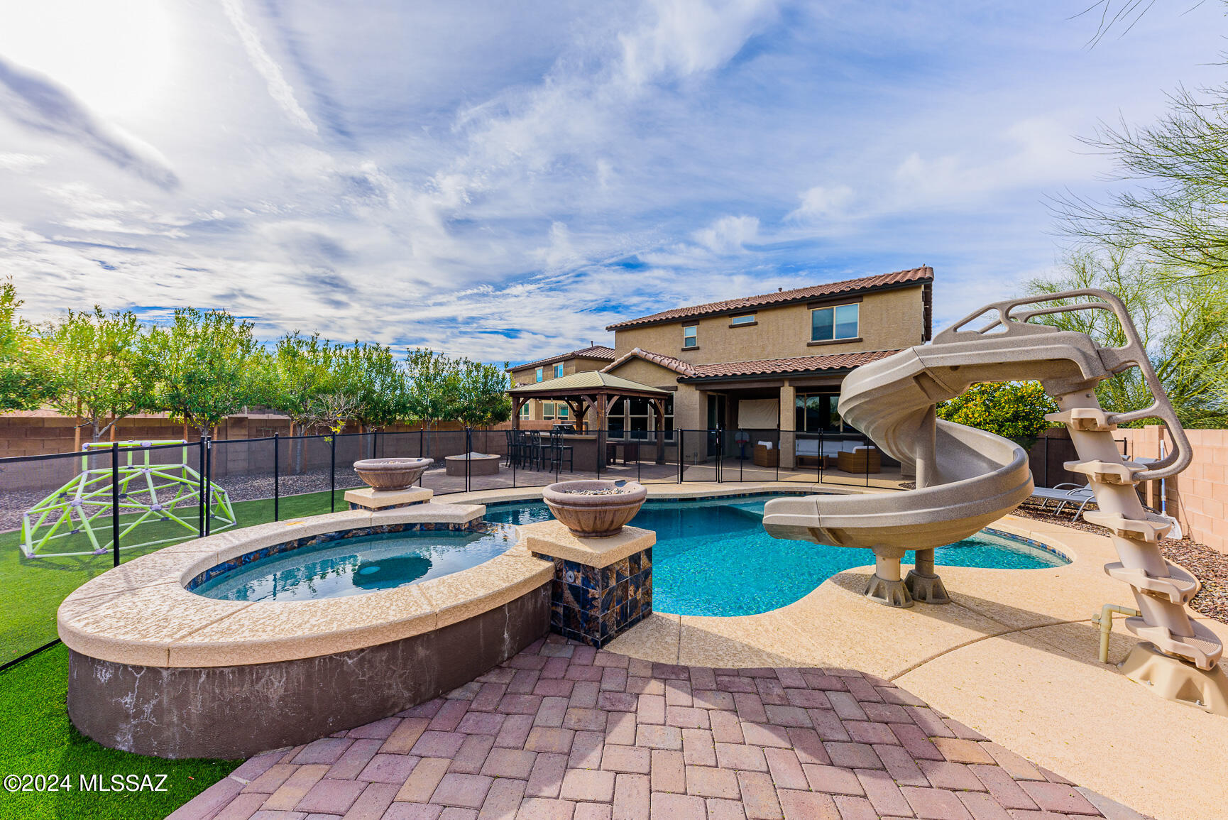 Linda Vista Heights SQ20161440591 - Residential
