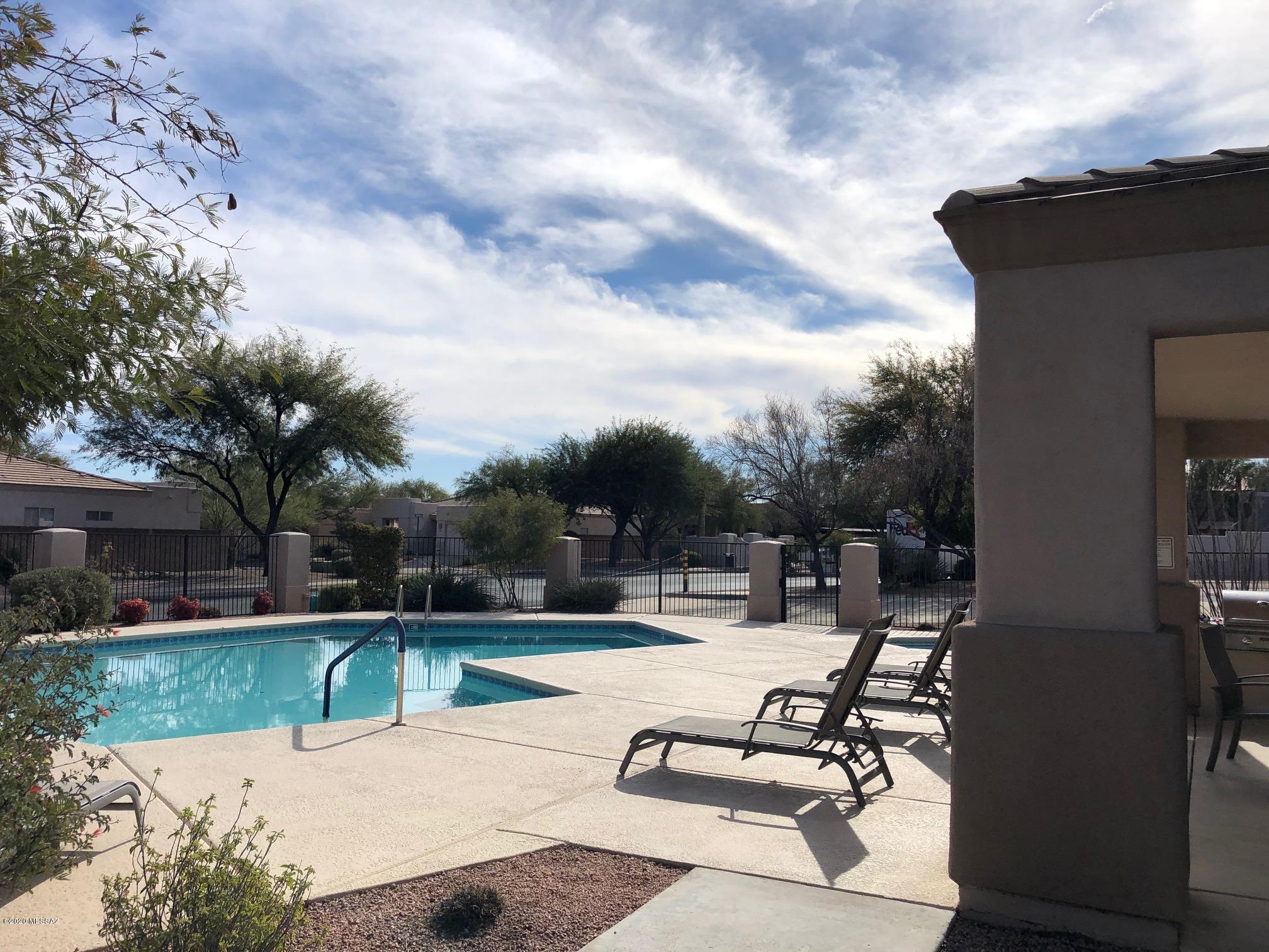 Rancho Esperero (1-343) - Residential Lease