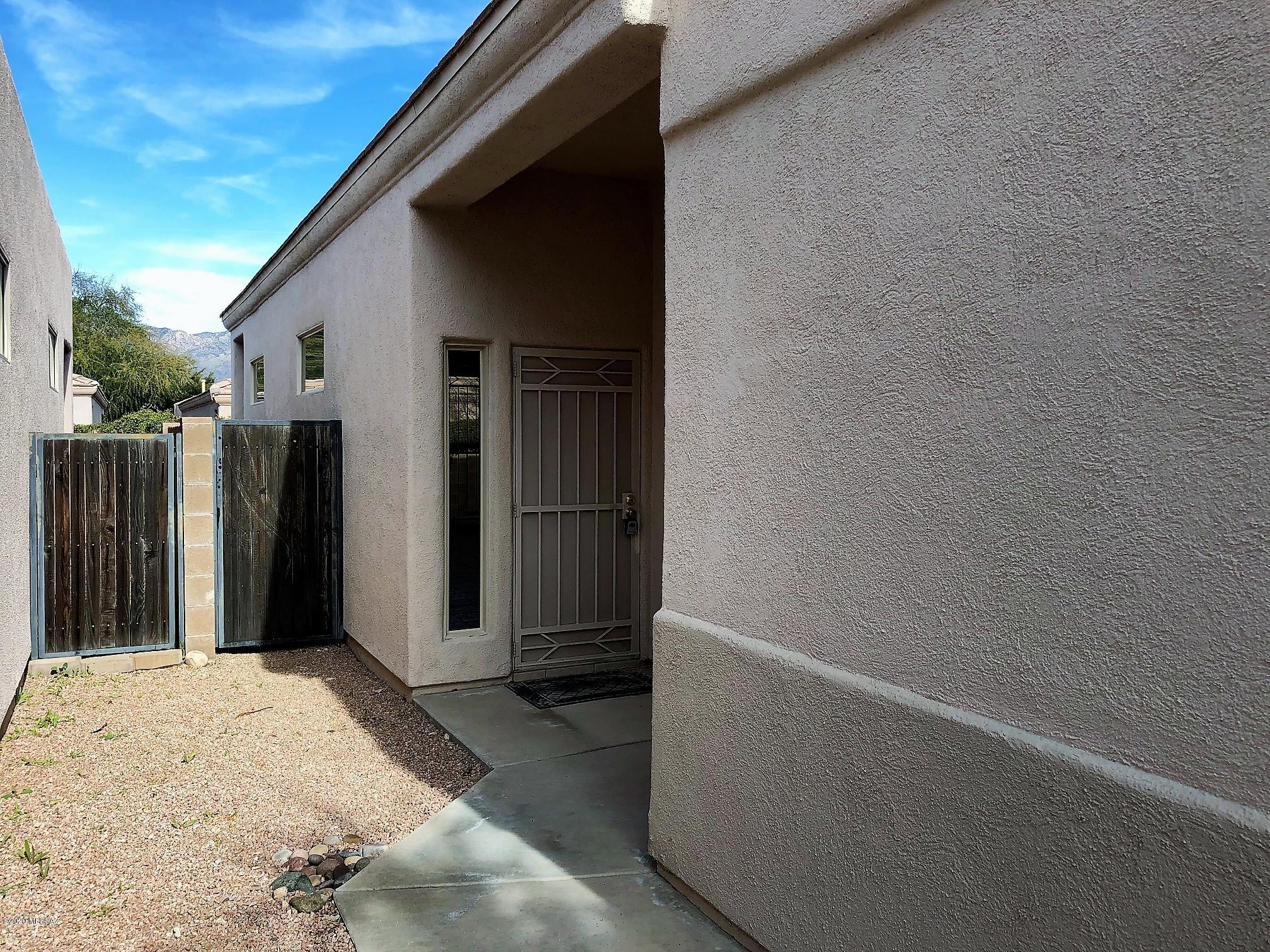 Rancho Esperero (1-343) - Residential Lease