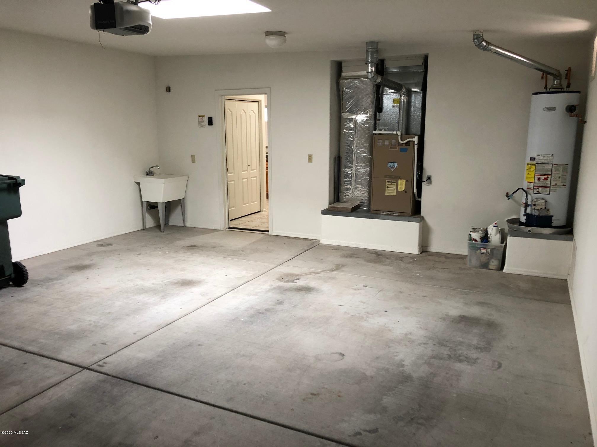 Rancho Esperero (1-343) - Residential Lease