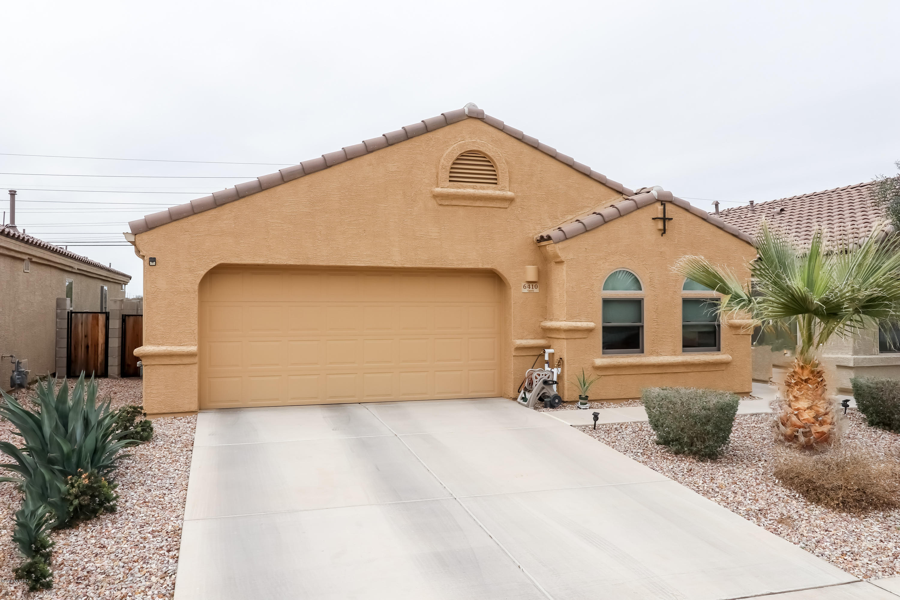 3 Bedroom 2 Bath, DR Horton home in nearly new condition. Low maintenance yards, 2 car garage. Property also has a Taexx built in pest control system. Close to shopping and freeway access. Beautiful west facing mountain view.