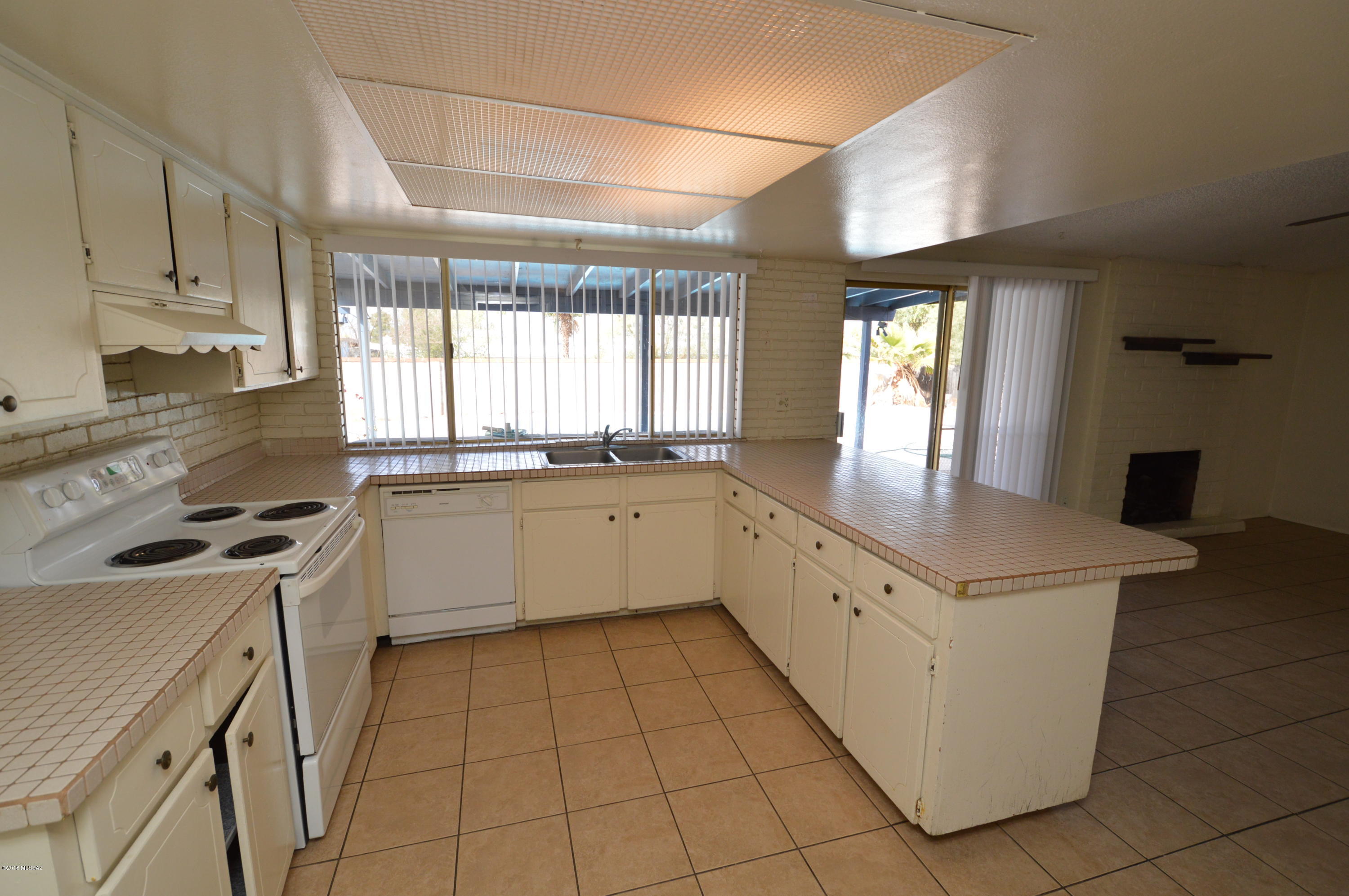 Hidden Hills (104-200) - Residential Lease