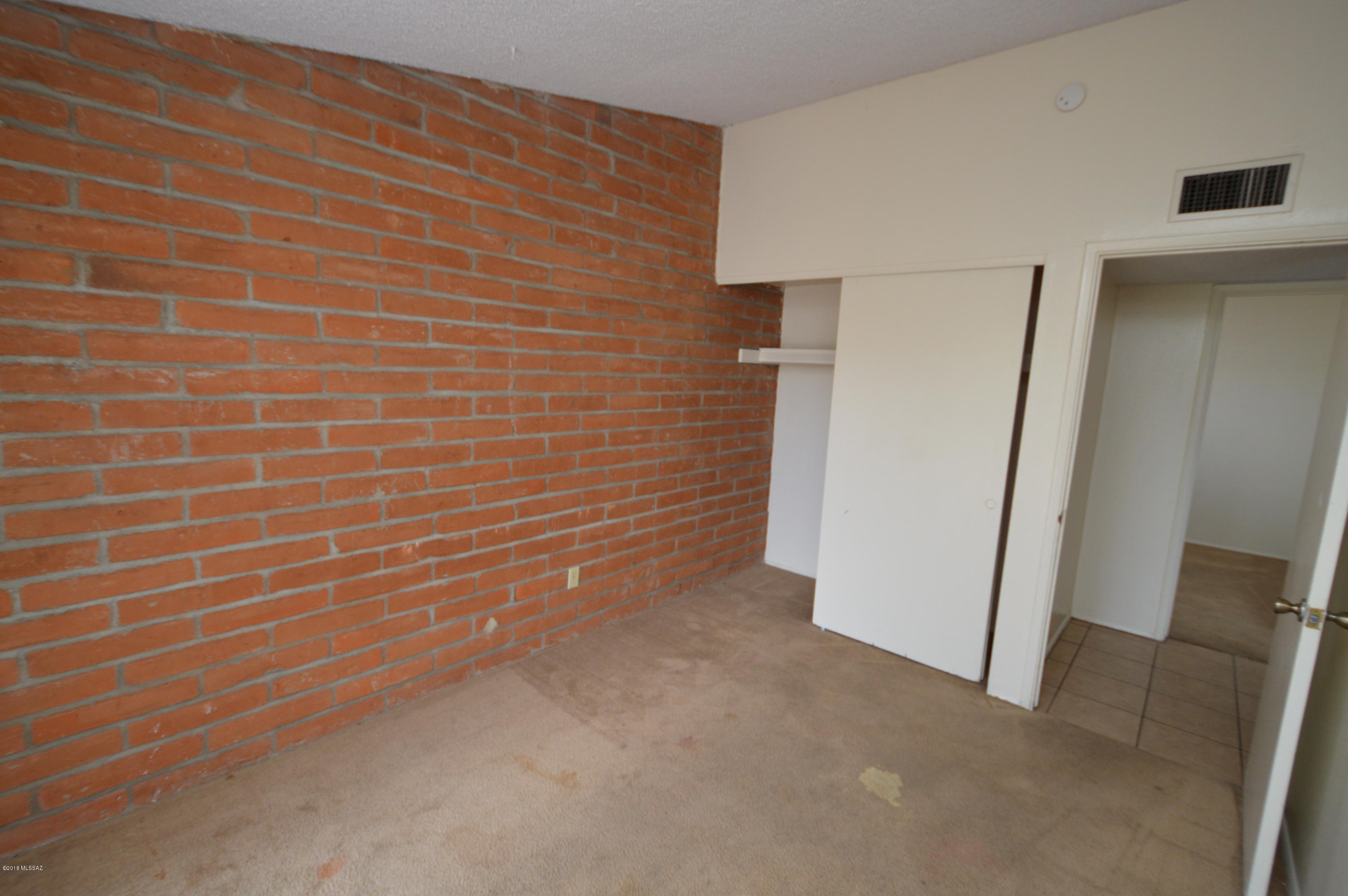 Hidden Hills (104-200) - Residential Lease