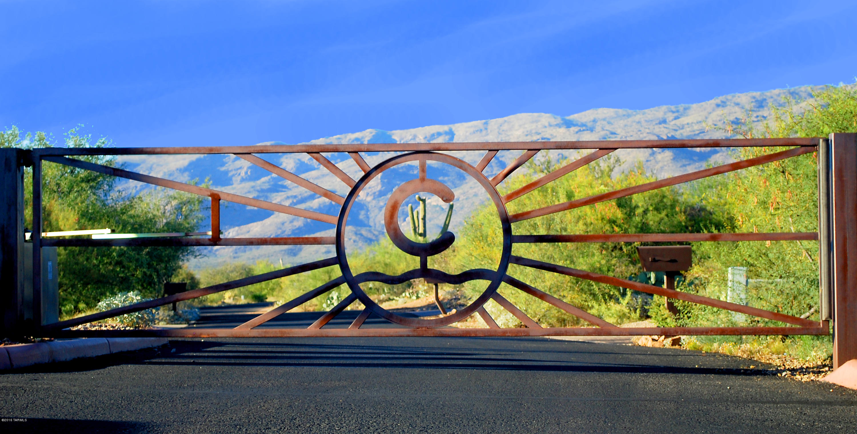 1.23 acres .  Amazing views.  Great access to the CC rec center. Use one of our preferred builders or bring your own. Coyote Creek situated on 1000 acres in the Rincon Valley Foothills. A+++ Vail School District, Rec center, Equestrian Center, dedicated trails. Selling fast don't miss this opportunity. 
Bridge across Pantano to Valencia almost complete Raytheon, U of A Tech Park and Airport just got a lot closer