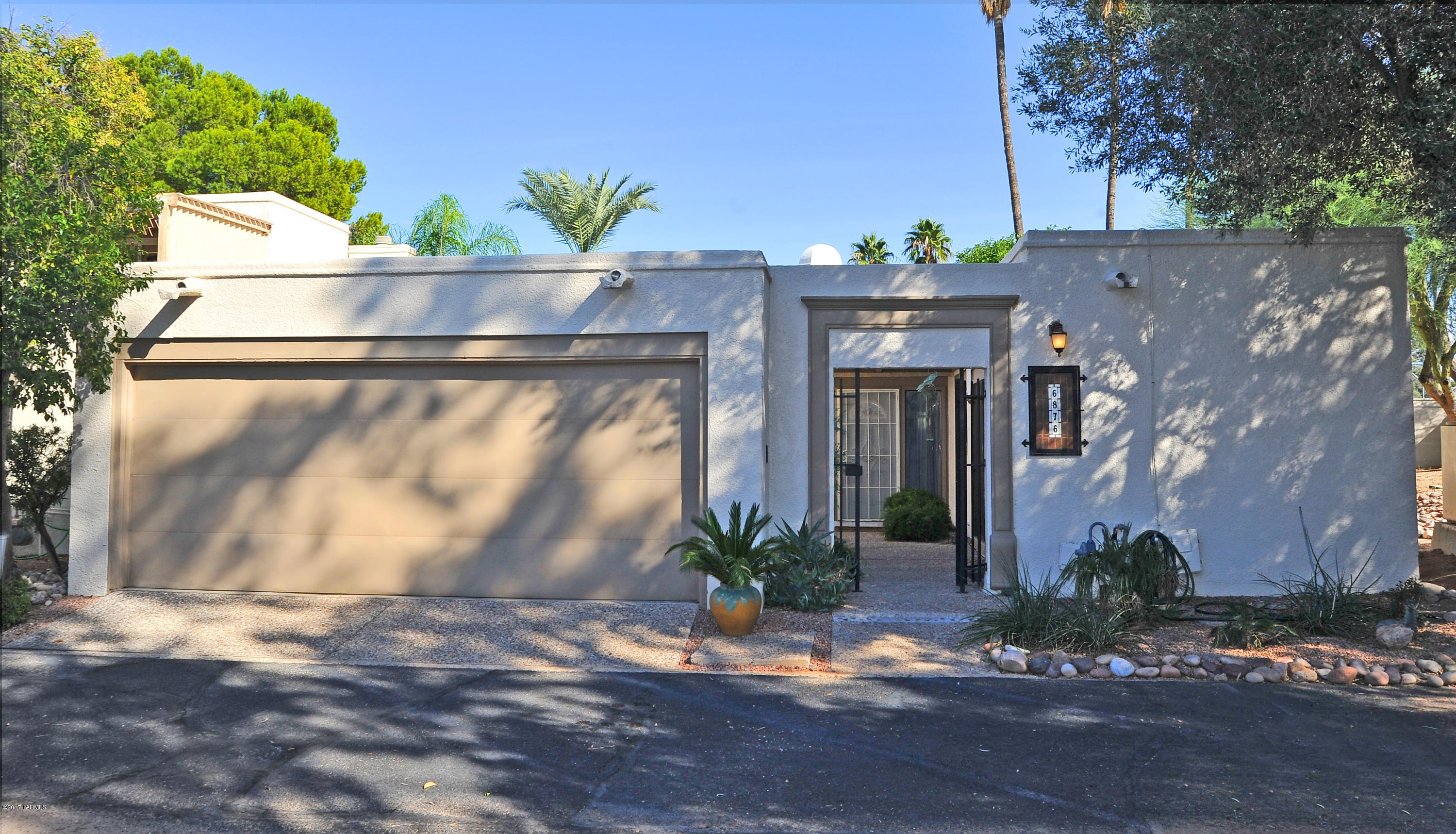 El Dorado Townhomes - Residential