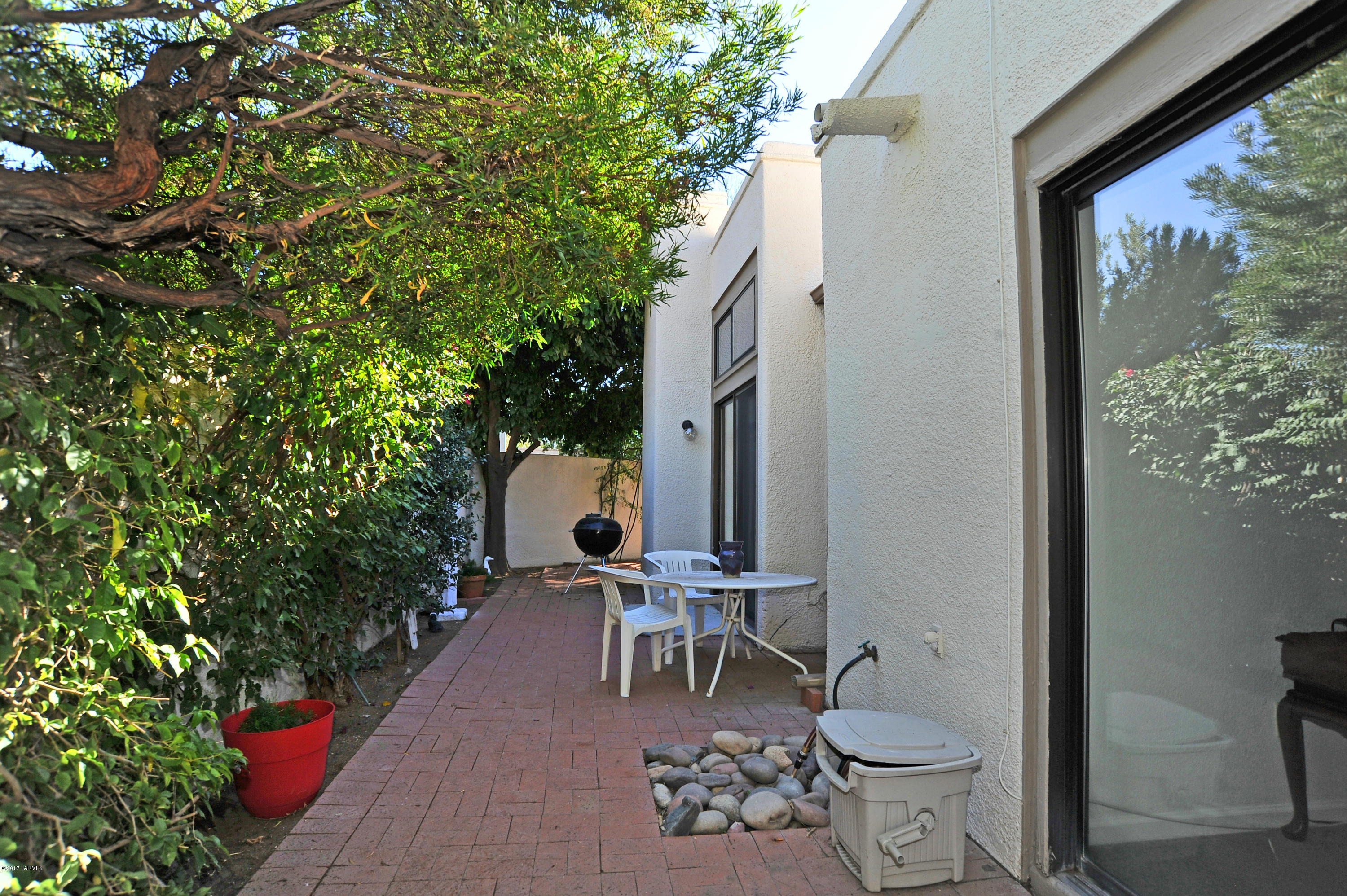 El Dorado Townhomes - Residential