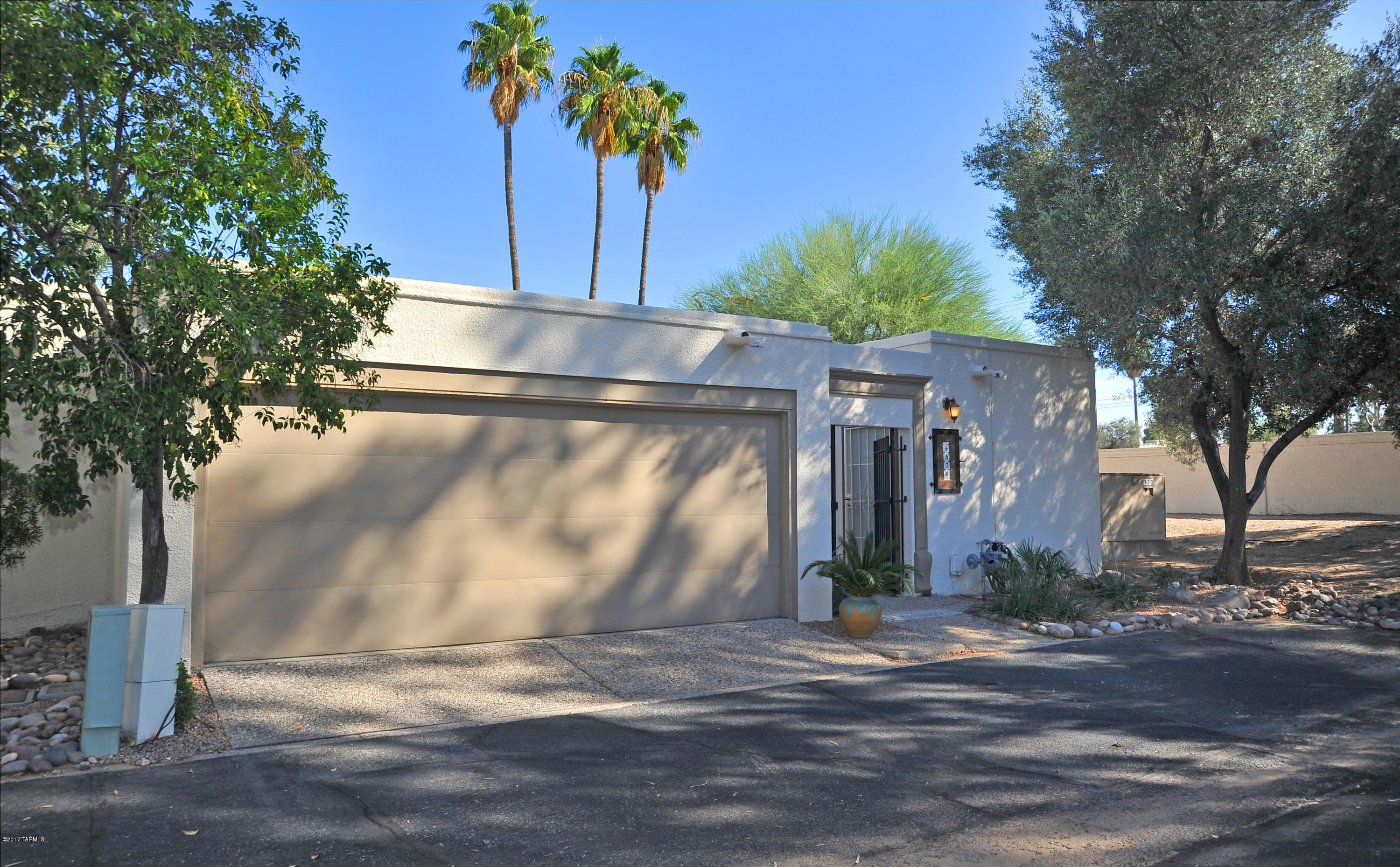 El Dorado Townhomes - Residential