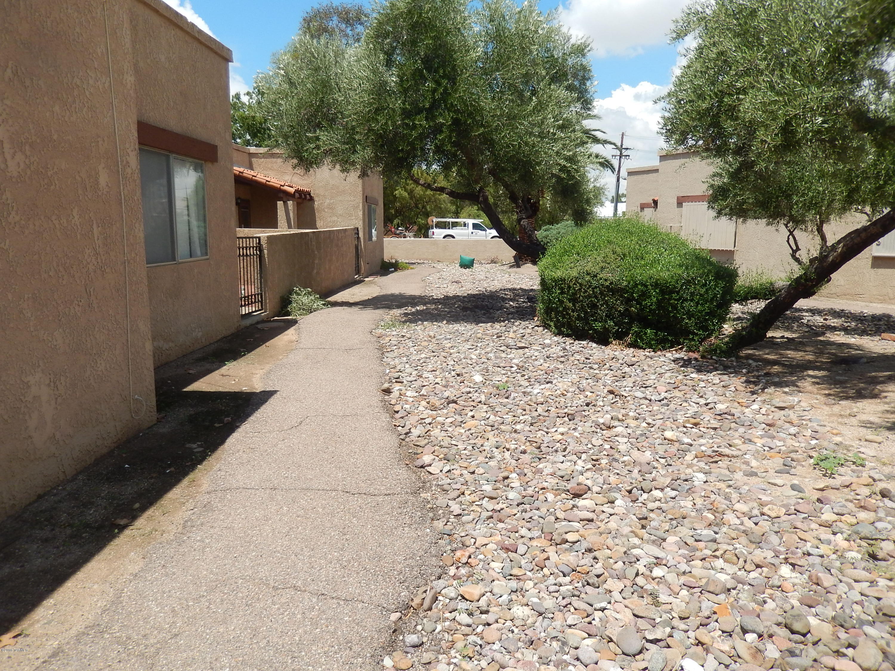 Spanish Meadows Twnhss (1-105) - Residential
