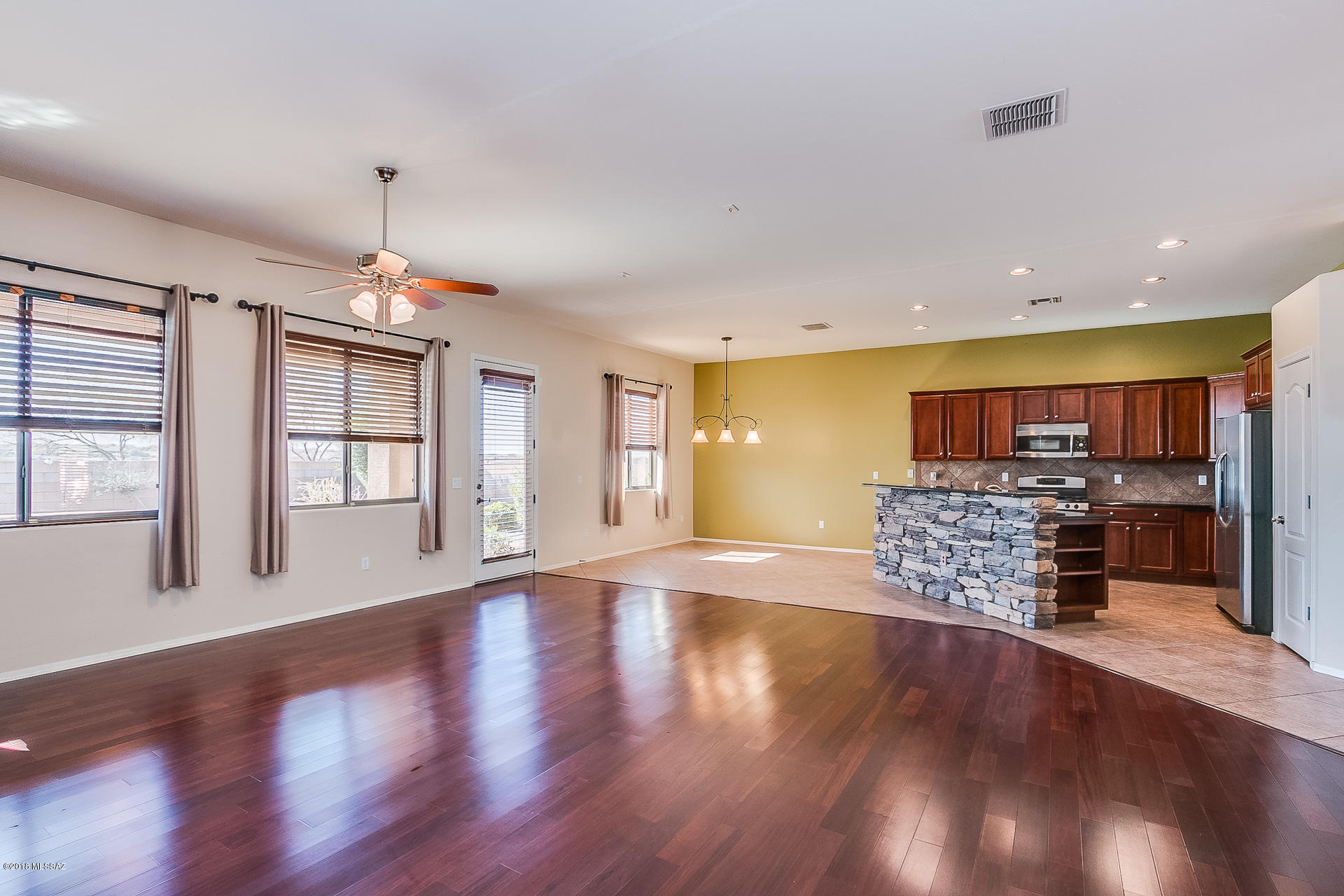 Rancho Del Lago (1-100) - Residential