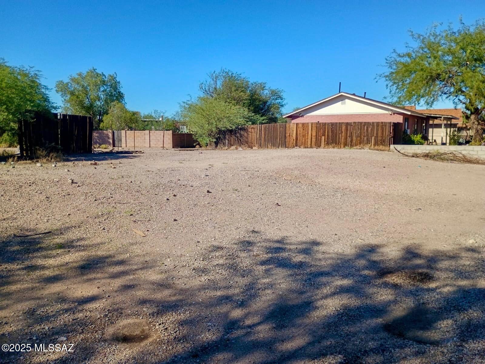 Attention ALL Investors!! Great opportunity with this clean, ready-to-build lot located in a well-established residential neighborhood. All utilities--water, sewer, electricity, and gas--are available on-site, making for a quick and hassle-free connection process. Conveniently situated just minutes from freeway access, close to shopping centers, schools, A - mountain ,Downtown, and a local park. Whether you're an investor seeking a high-potential location or a homeowner ready to build your dream home! COME SEE IT!