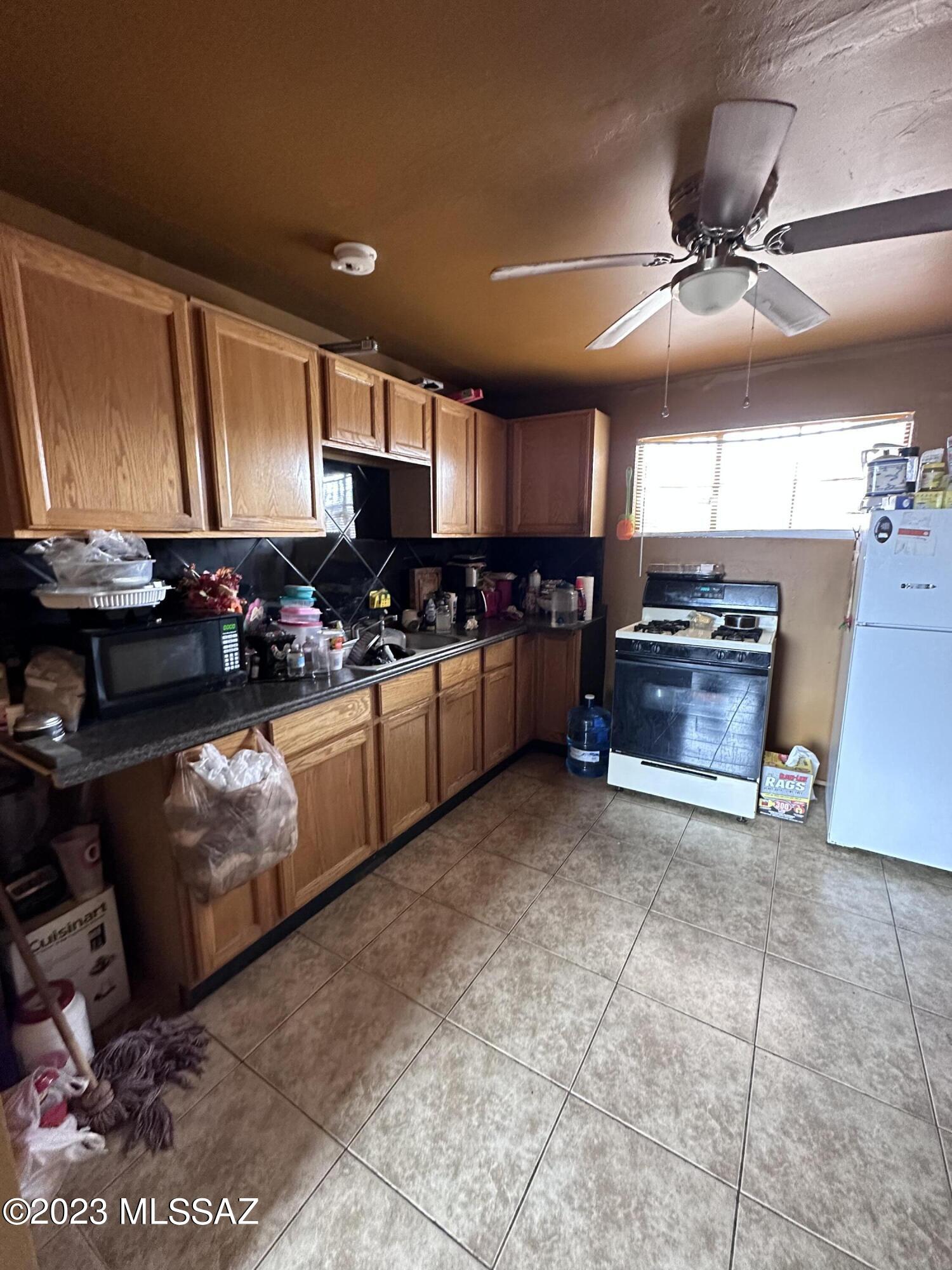Mission Manor - Residential