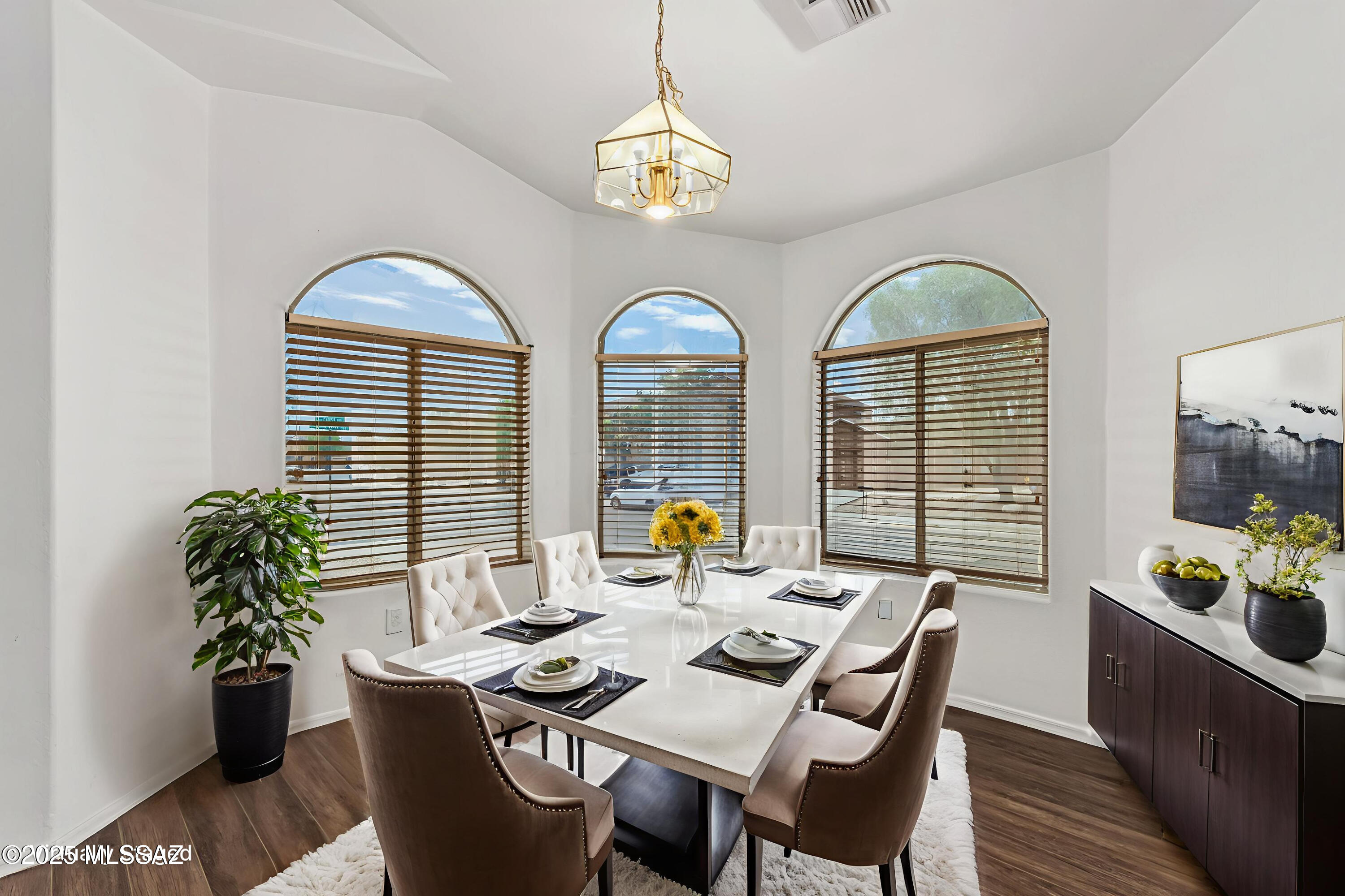 Tres Pueblos - Residential