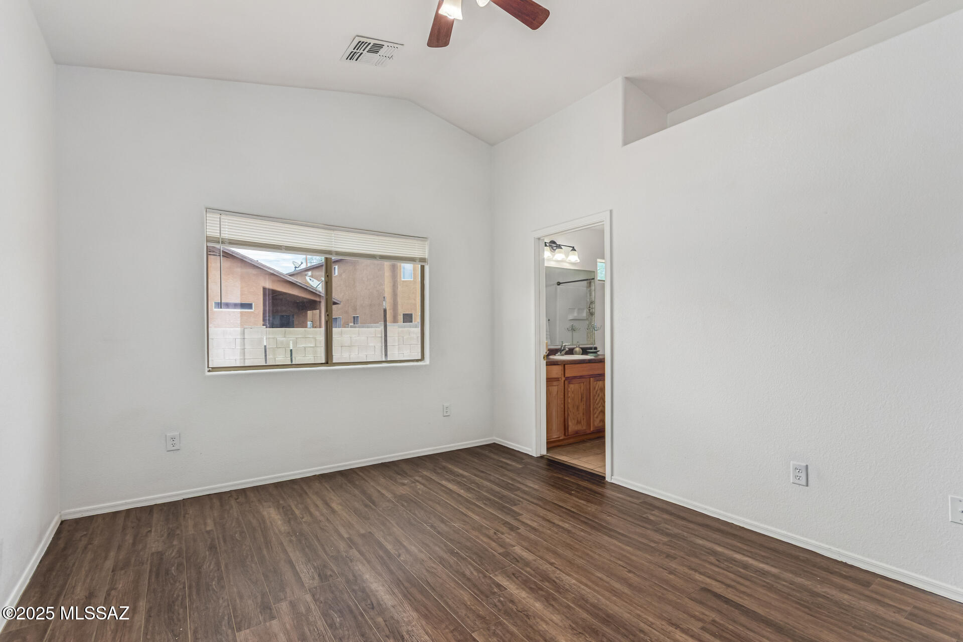 Tres Pueblos - Residential