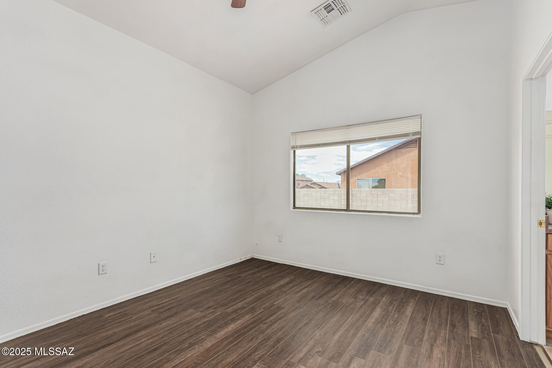 Tres Pueblos - Residential