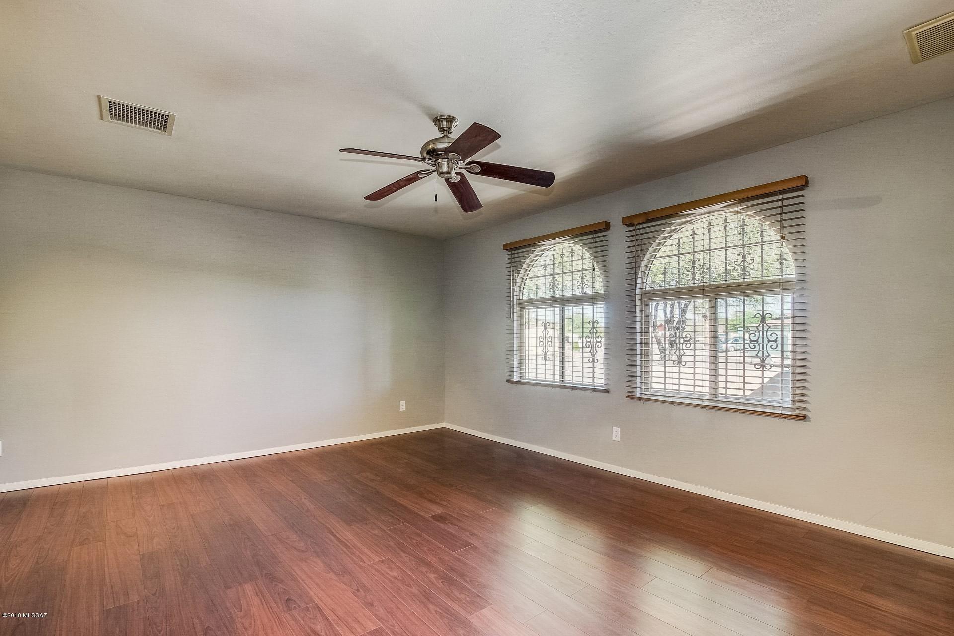Paseo Vista (1-234) - Residential