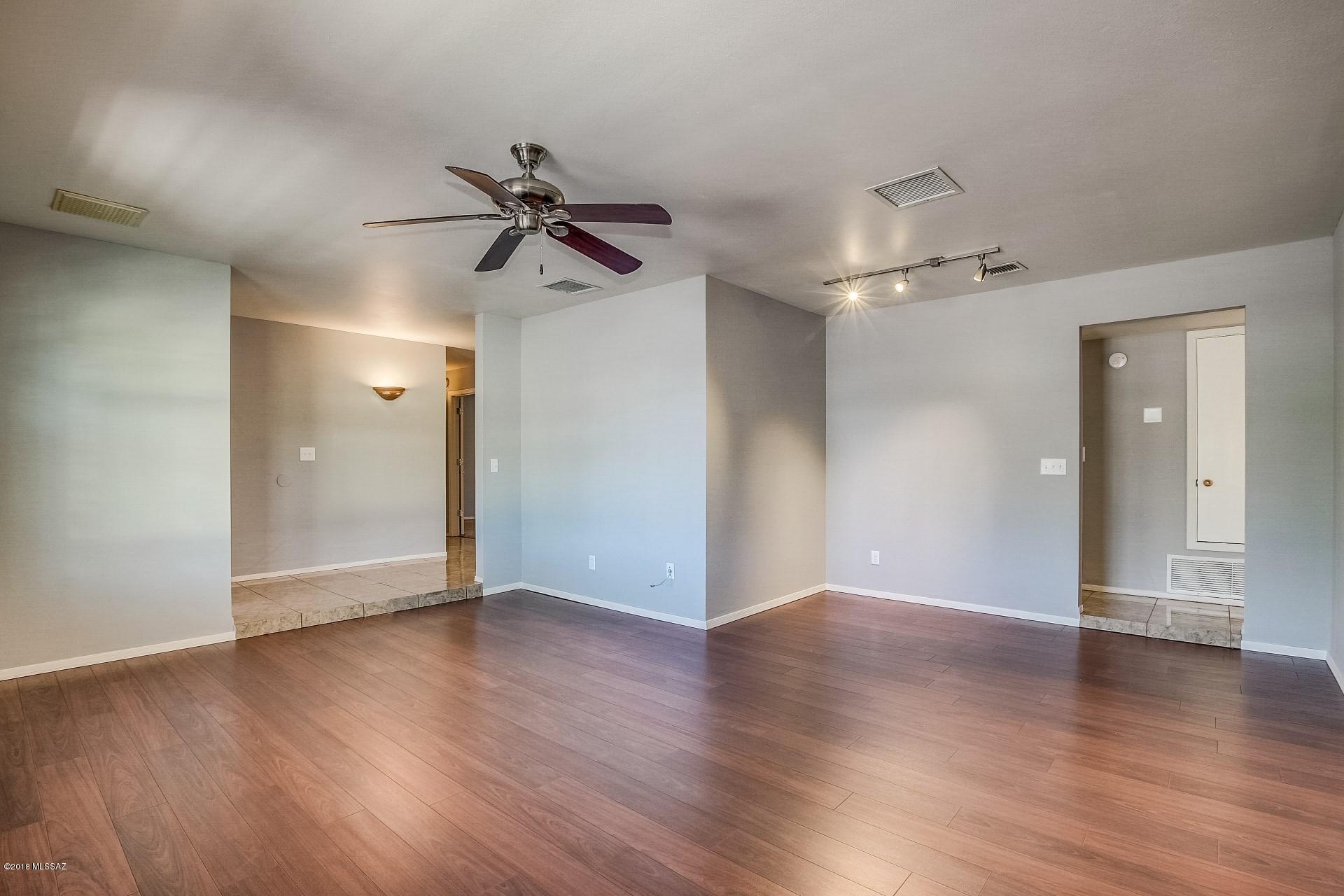 Paseo Vista (1-234) - Residential