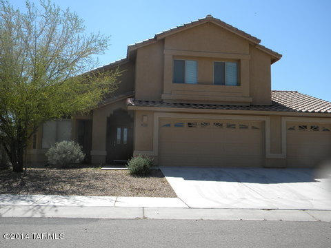 Large, clean & sharp, well-maintained Lennar built home featuring 5 bdrms, 3 baths, 3 car garage. It is an energy efficient TEP home w/ many interior upgrades and lots of room to live. The walled back yard features an extended covered patio, ez care rock ground cover,
propane fire pit with built in seating. Yard backs up to state land. EZ access to I-10, Raytheon, DMAFB, UA Tech Park and convenient commutes to Benson, Sierra Vista, Rio Rico, Green Valley and beyond! VAIL SCHOOL DISTRICT