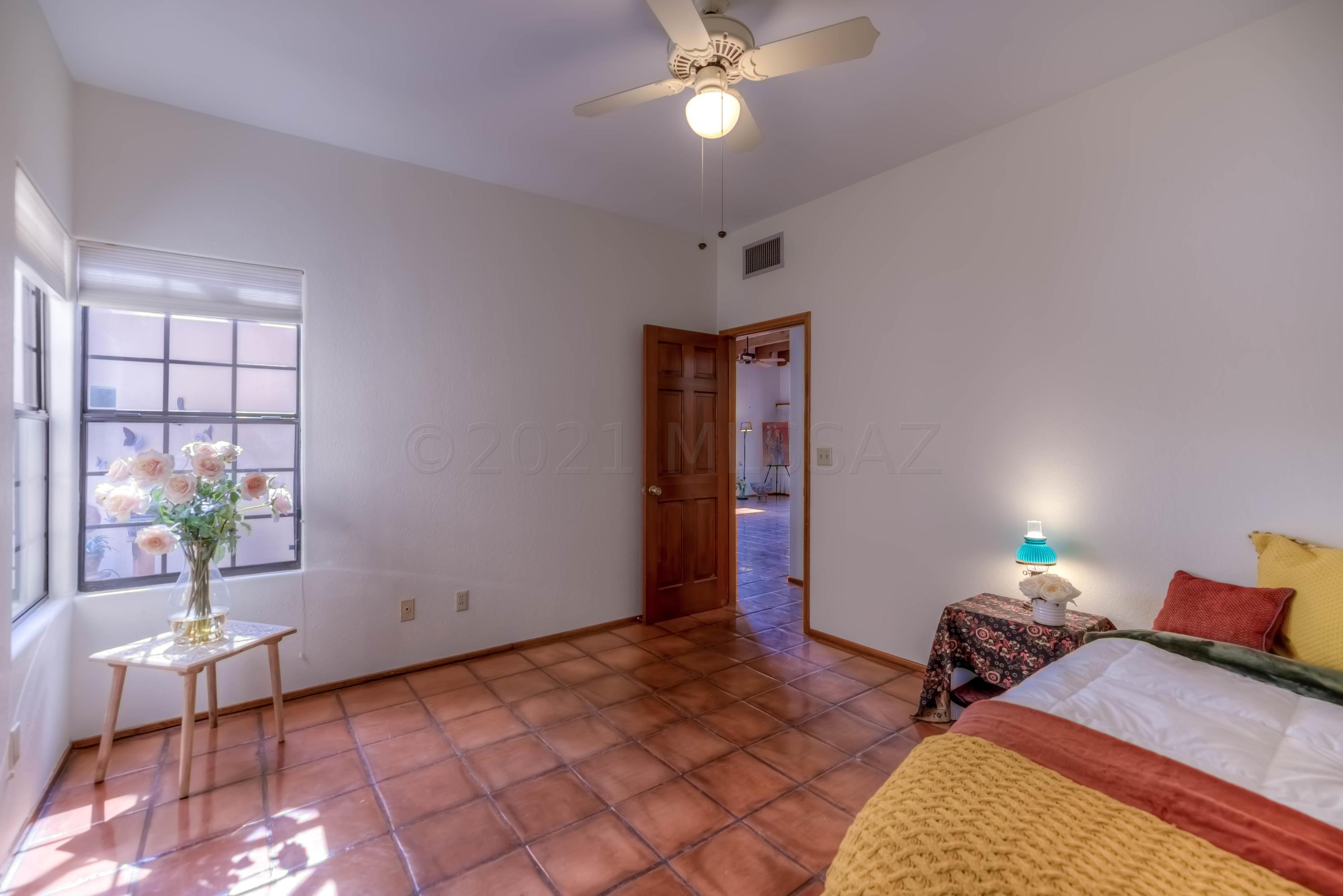 La Sonrisa Twnhms (1-28) - Residential