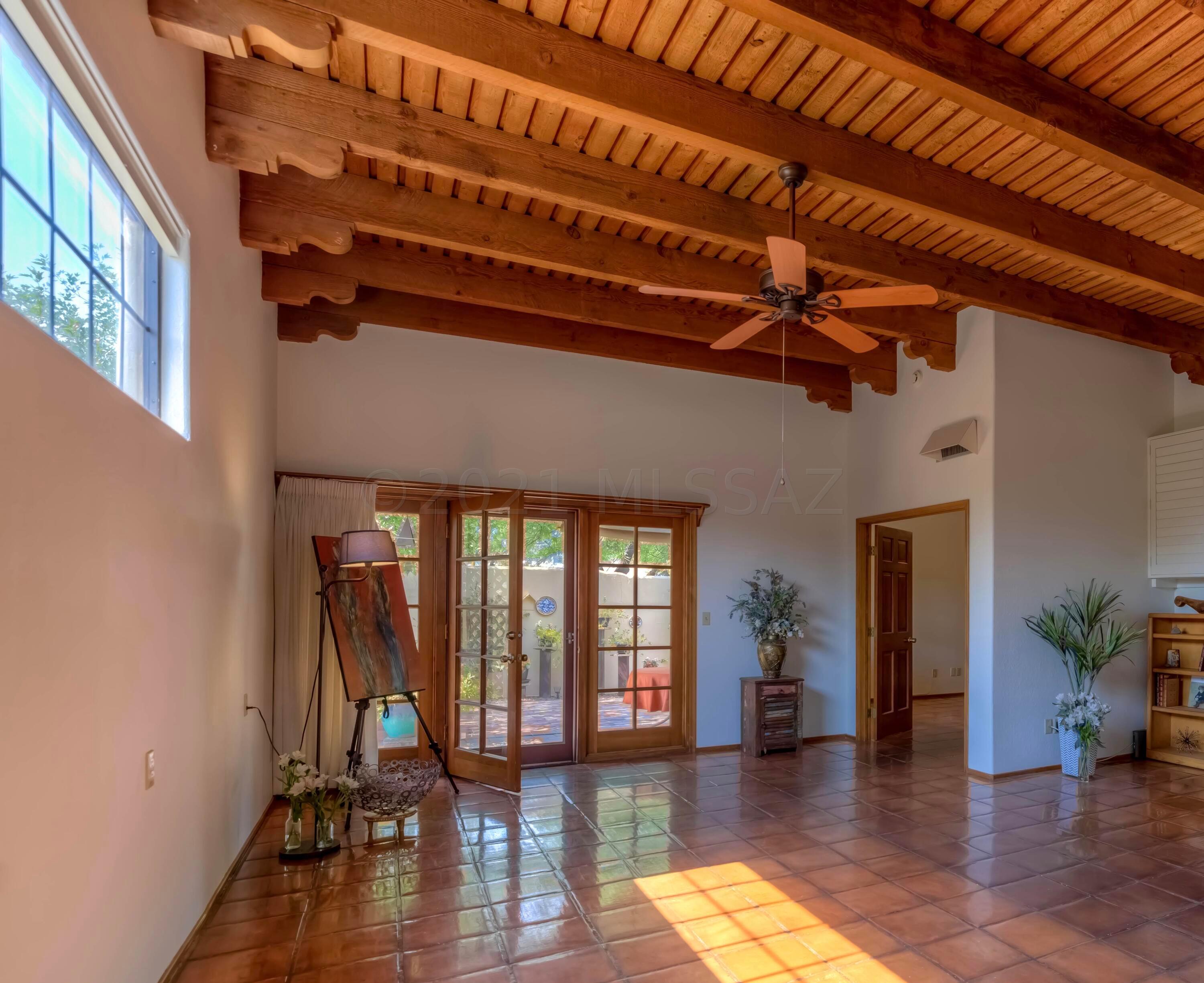 La Sonrisa Twnhms (1-28) - Residential