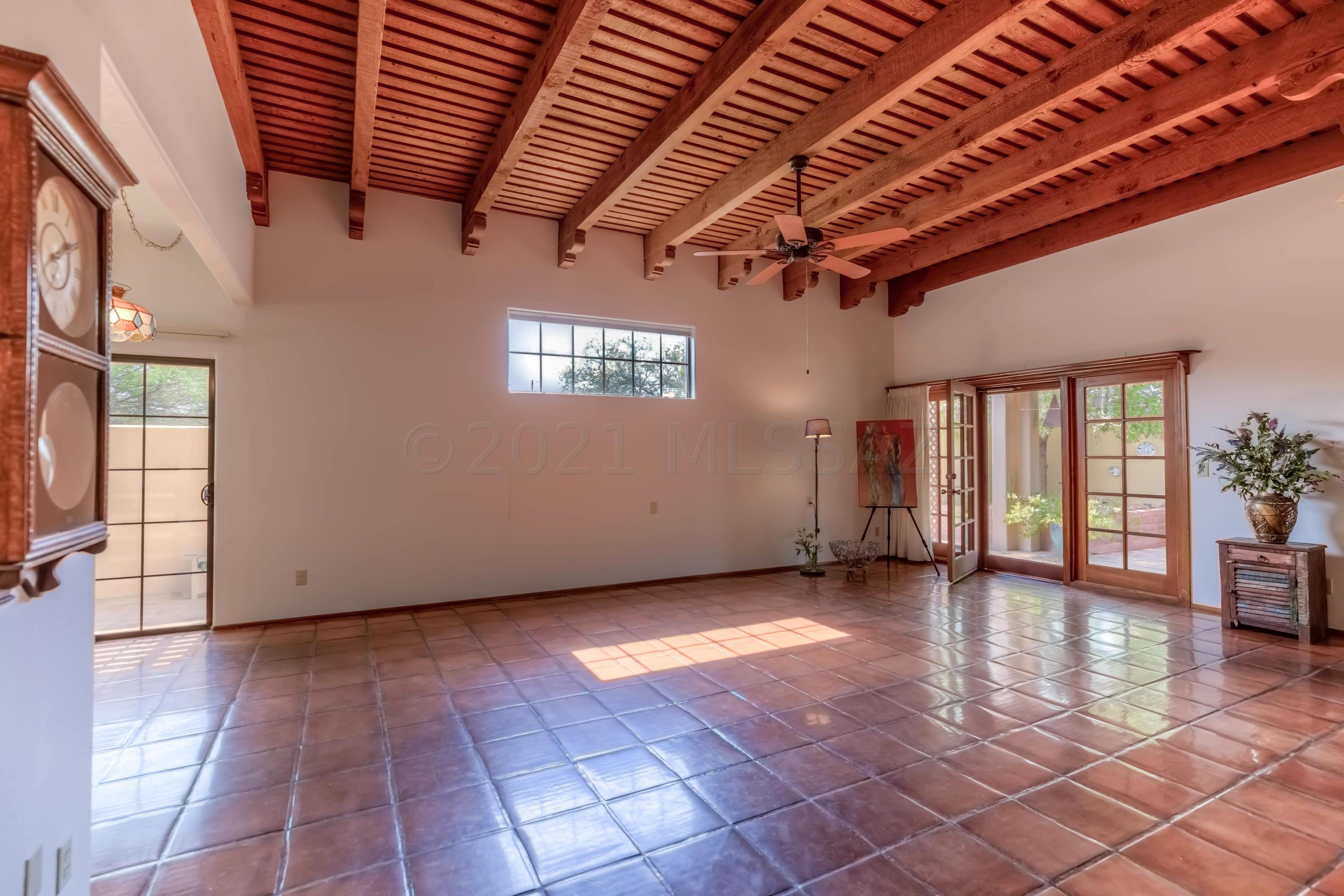 La Sonrisa Twnhms (1-28) - Residential
