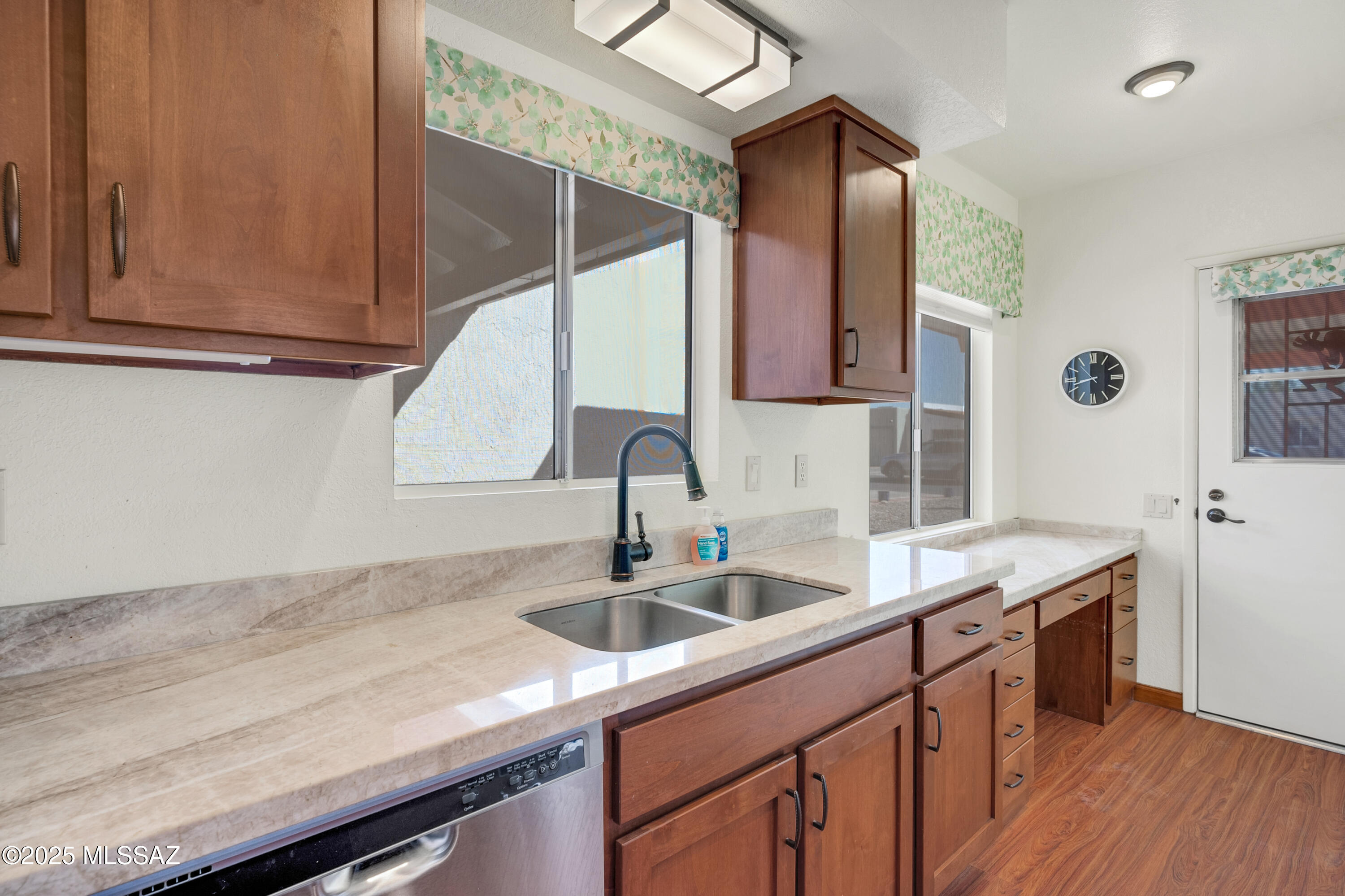 Green Valley Townhouses NO.7 - Residential