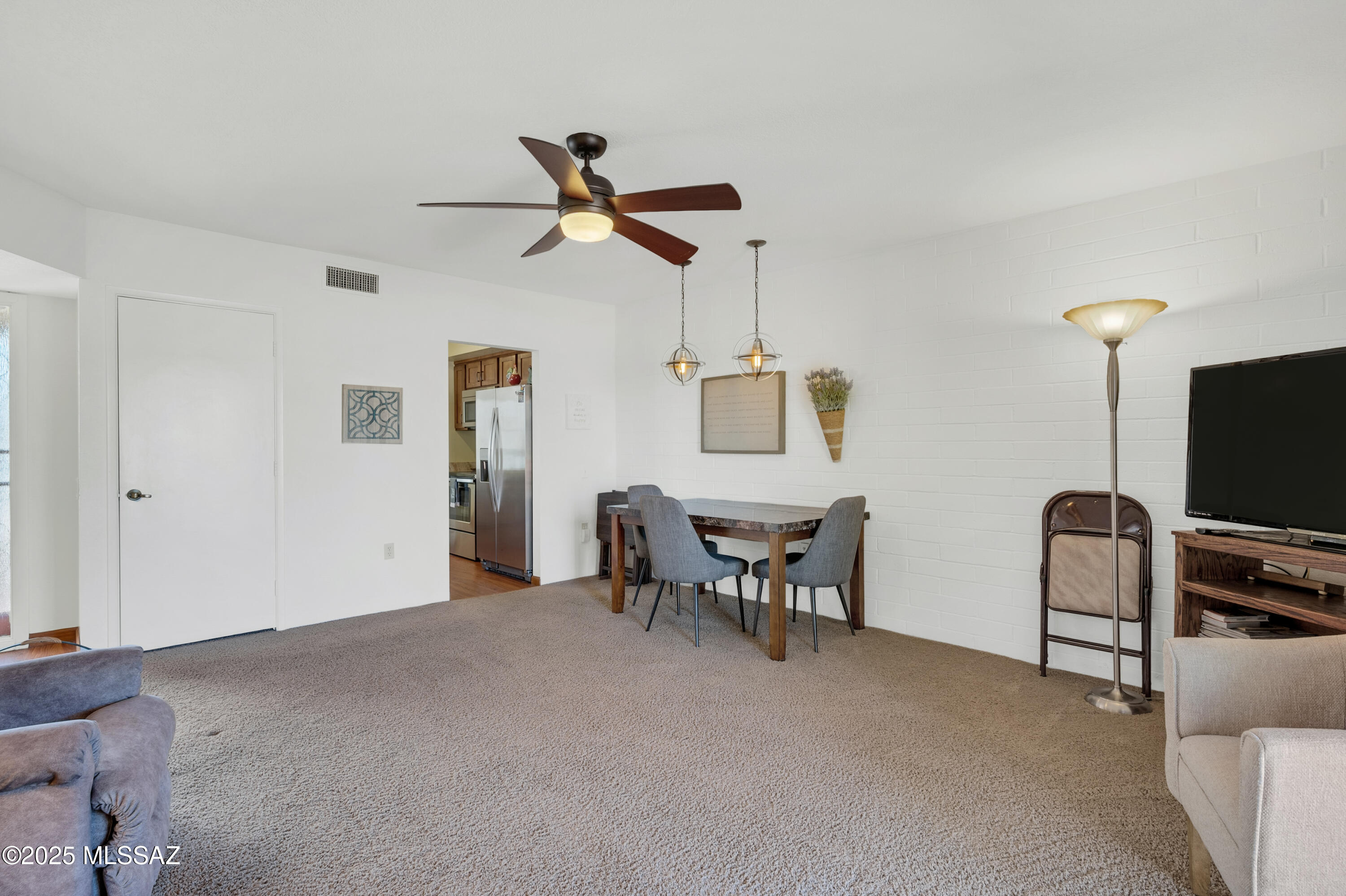 Green Valley Townhouses NO.7 - Residential