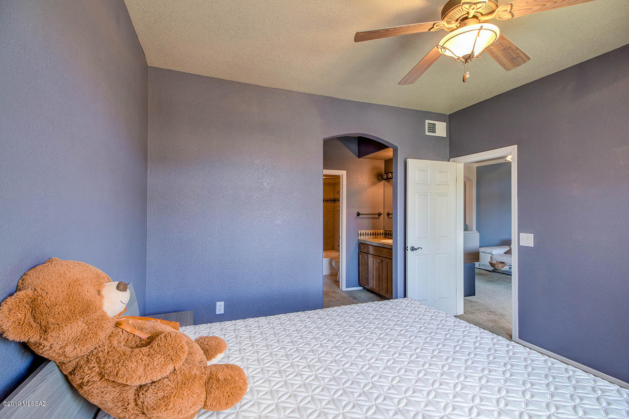 Pinnacle Canyon Condominium - Residential