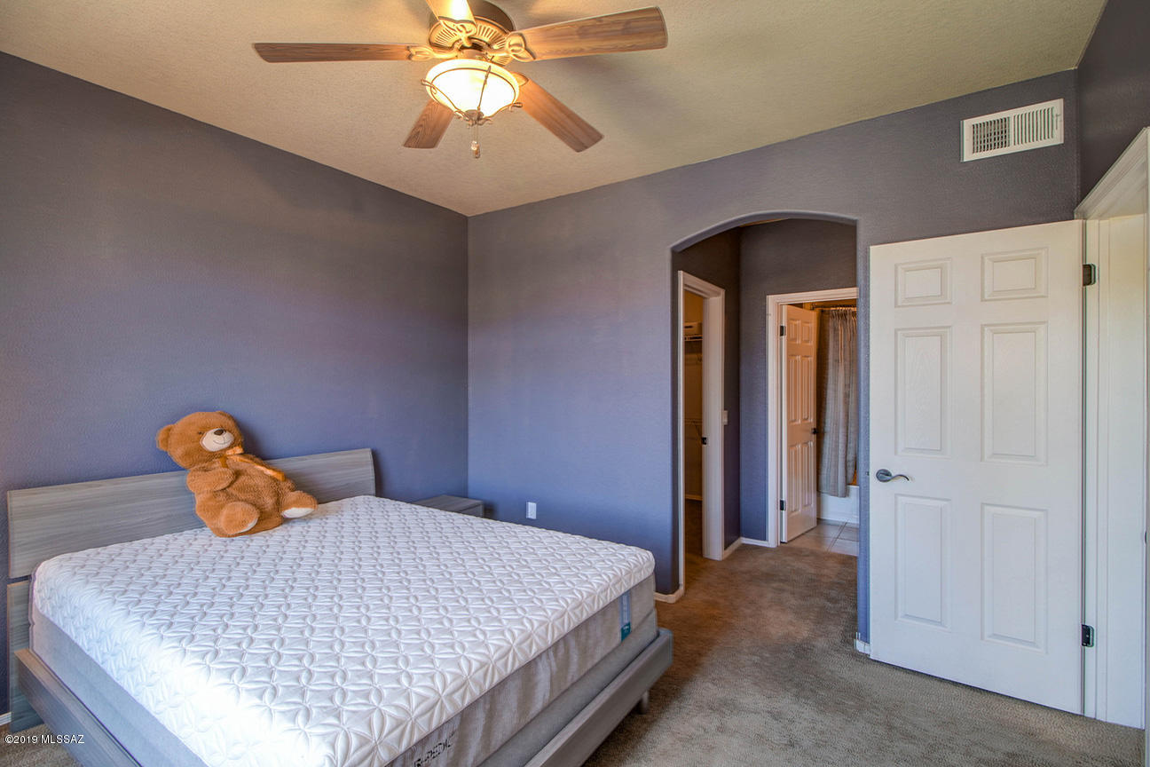 Pinnacle Canyon Condominium - Residential