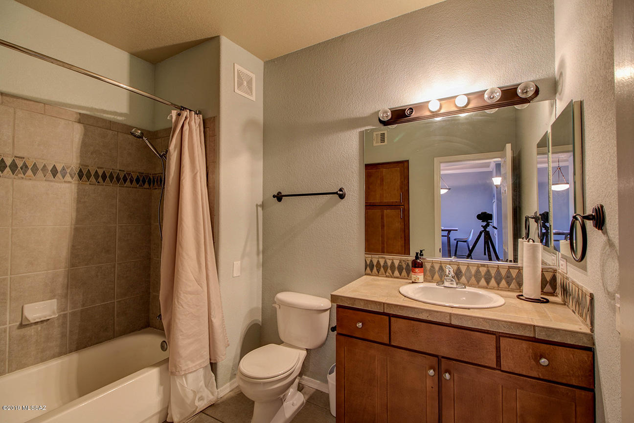 Pinnacle Canyon Condominium - Residential