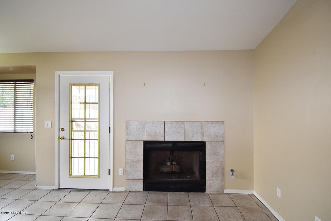 Thornydale Terrace(1-104) - Residential