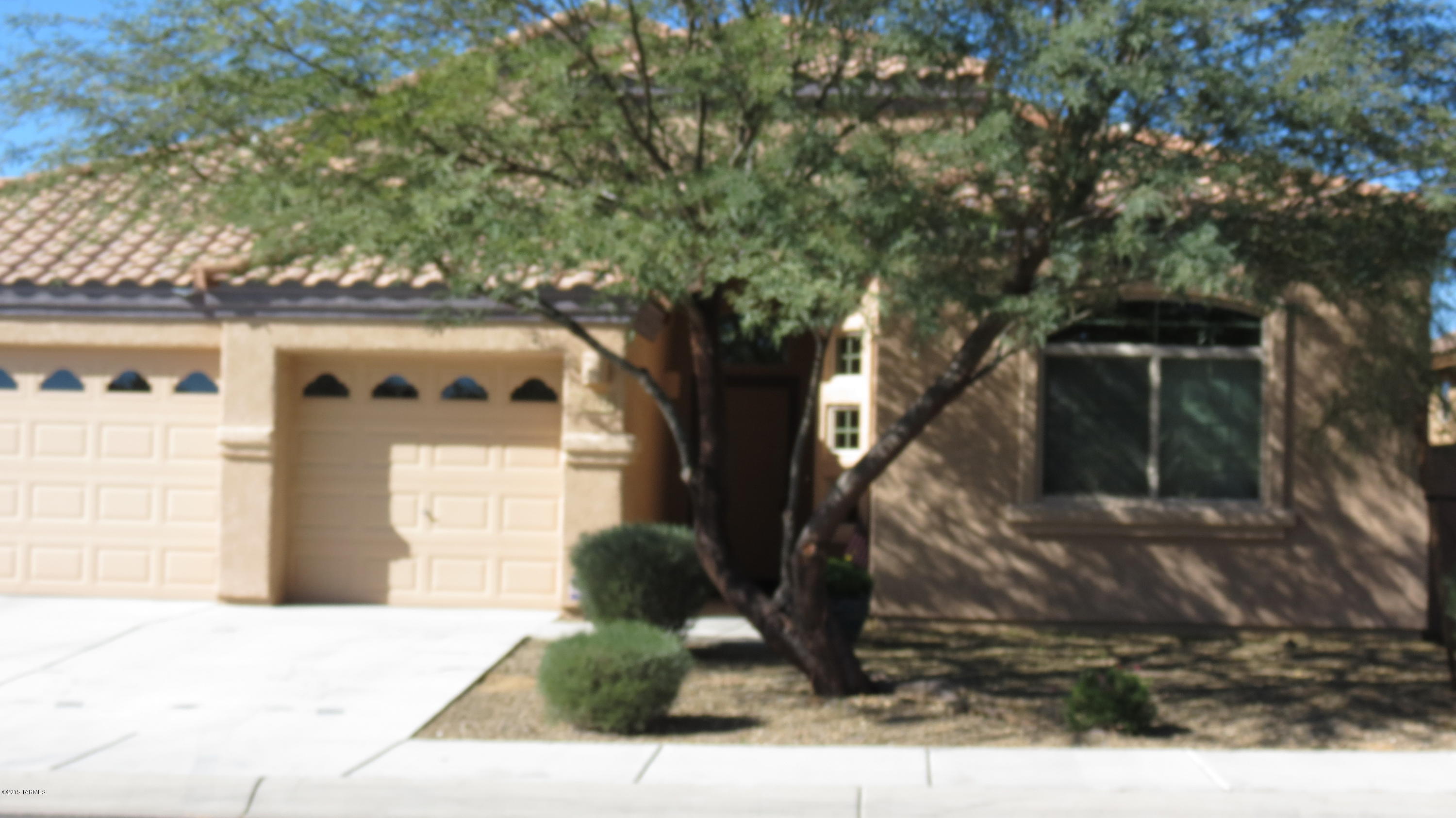 Awesome Lennar Everest Floor Plan, this 4 bedroom 2 bathroom home, this home offers great room design. This home has very spacious rooms throughout, neutral colors, large open kitchen with granite counters, covered patio, 3 car garage. This home is clean and ready now, A Must See!!
